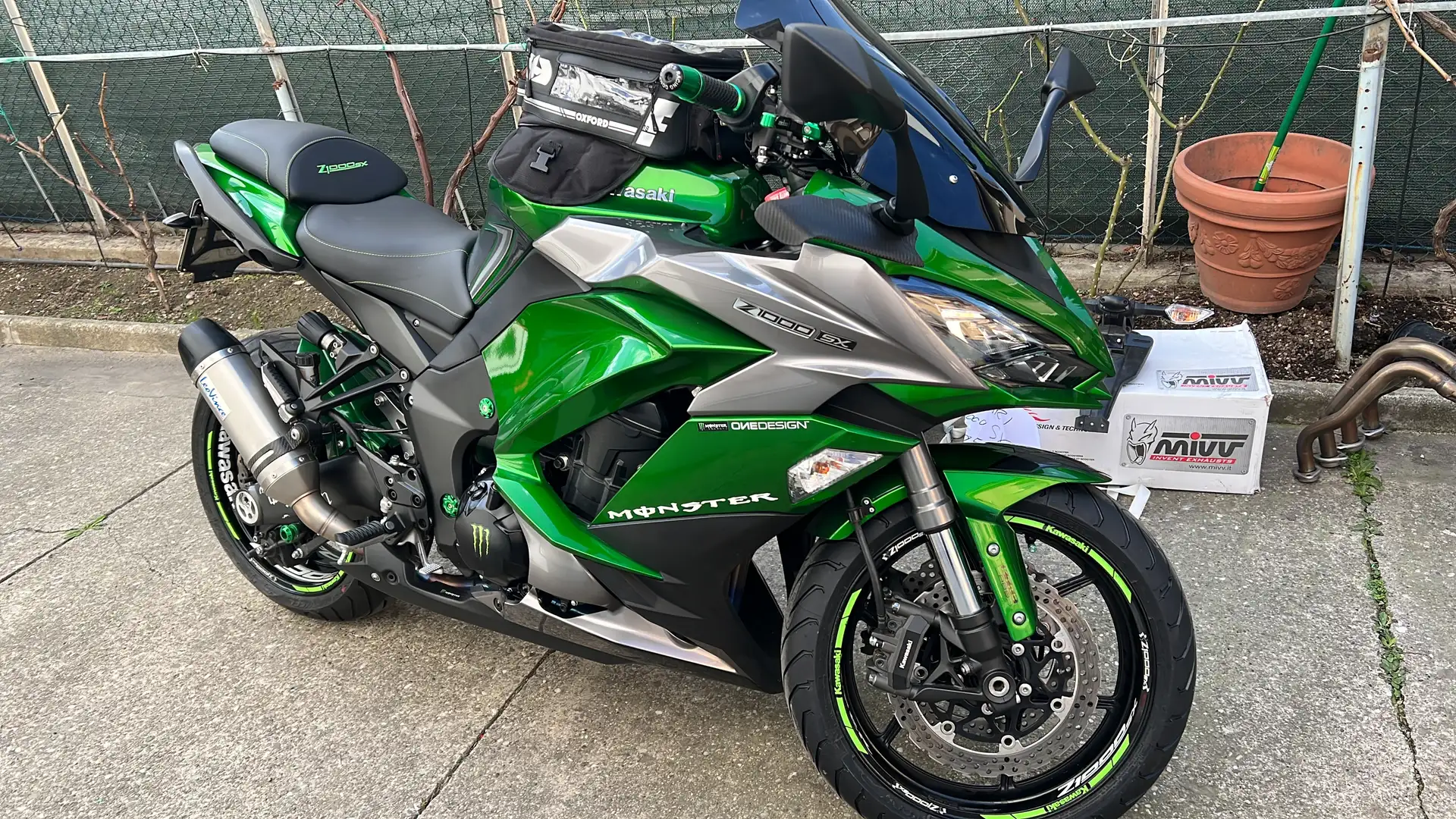 Kawasaki Z1000 SX Tourer - 1