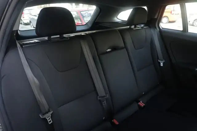 Volvo V60 view 13