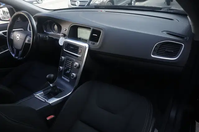 Volvo V60 view 9
