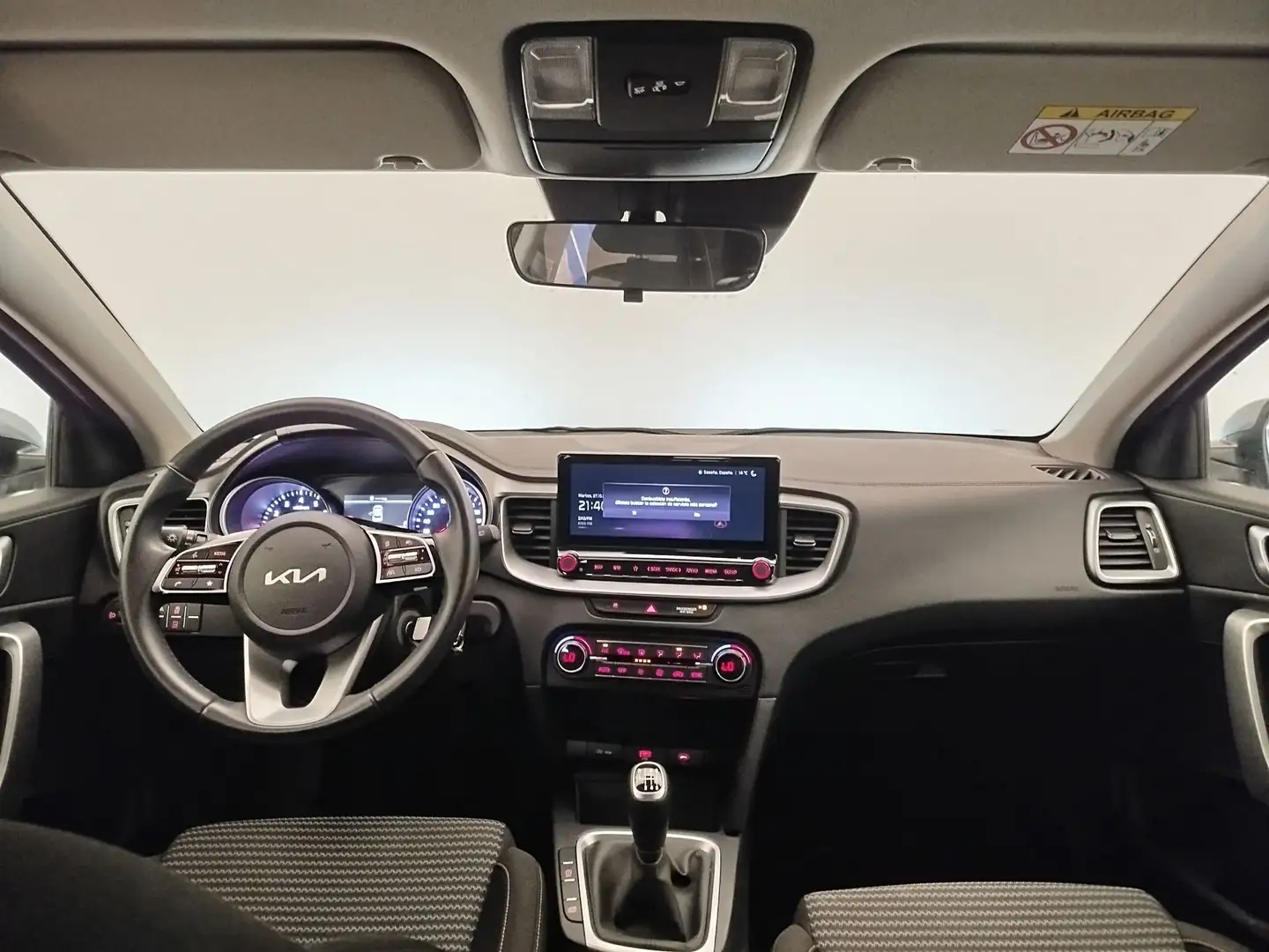 Kia XCeed 1.0 T-GDi Drive Plateado - 2