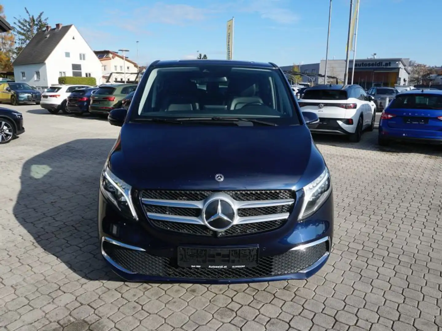 Mercedes-Benz V 300 d 4Matic lang Avantgarde Aut. *7-SITZE+TOPAUSSTAT Blau - 2