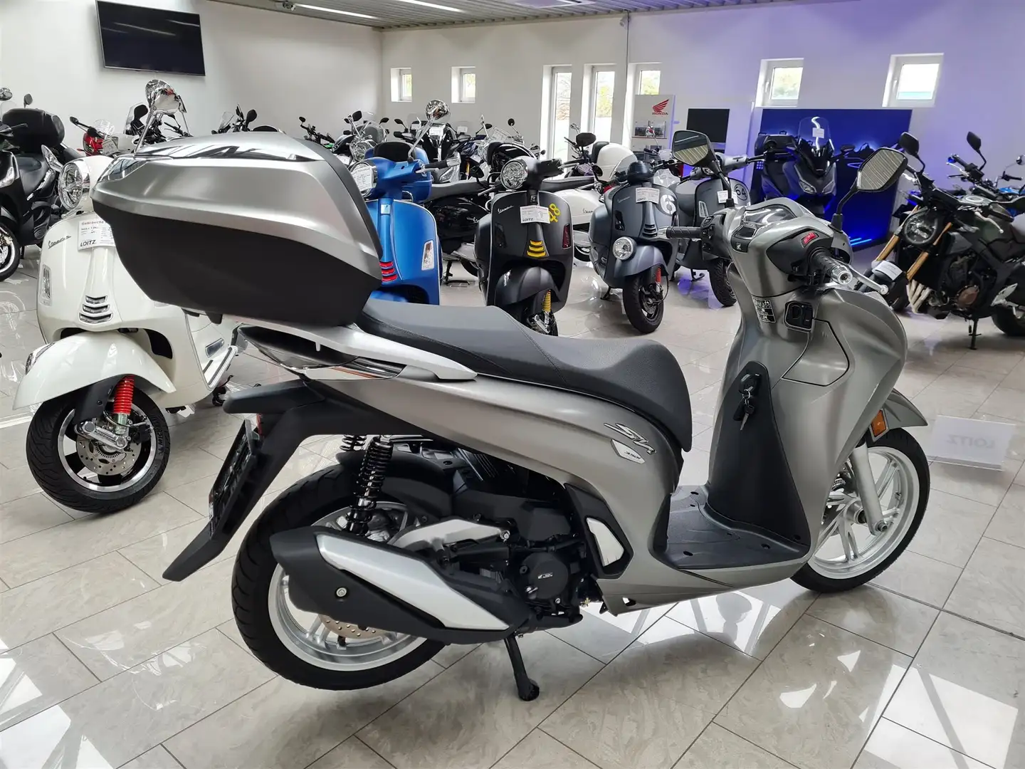 Honda SH 350i Grau - 2