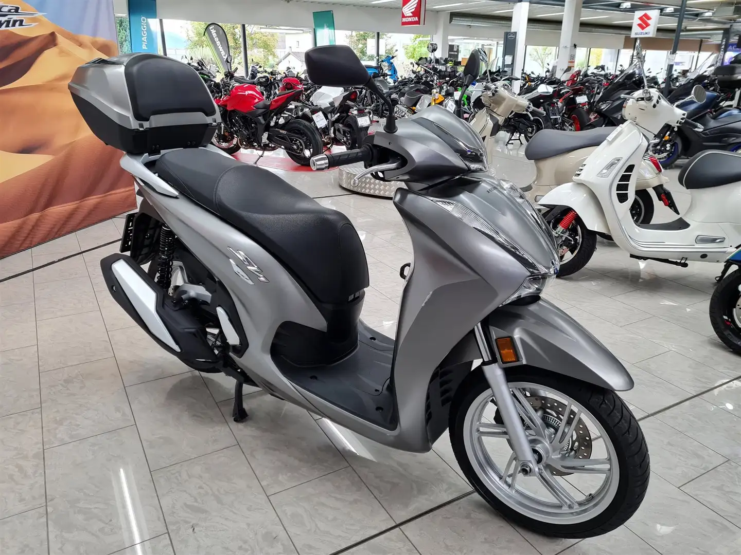 Honda SH 350i Grau - 1