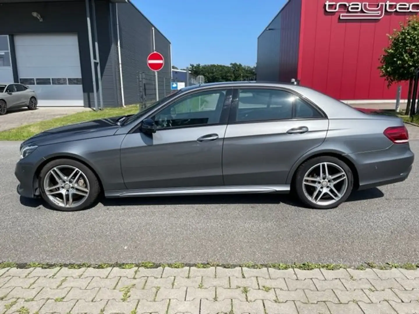 Mercedes-Benz E 350 3.0 AMG 4-MATIC  MOTOR PROBLEM Grau - 2