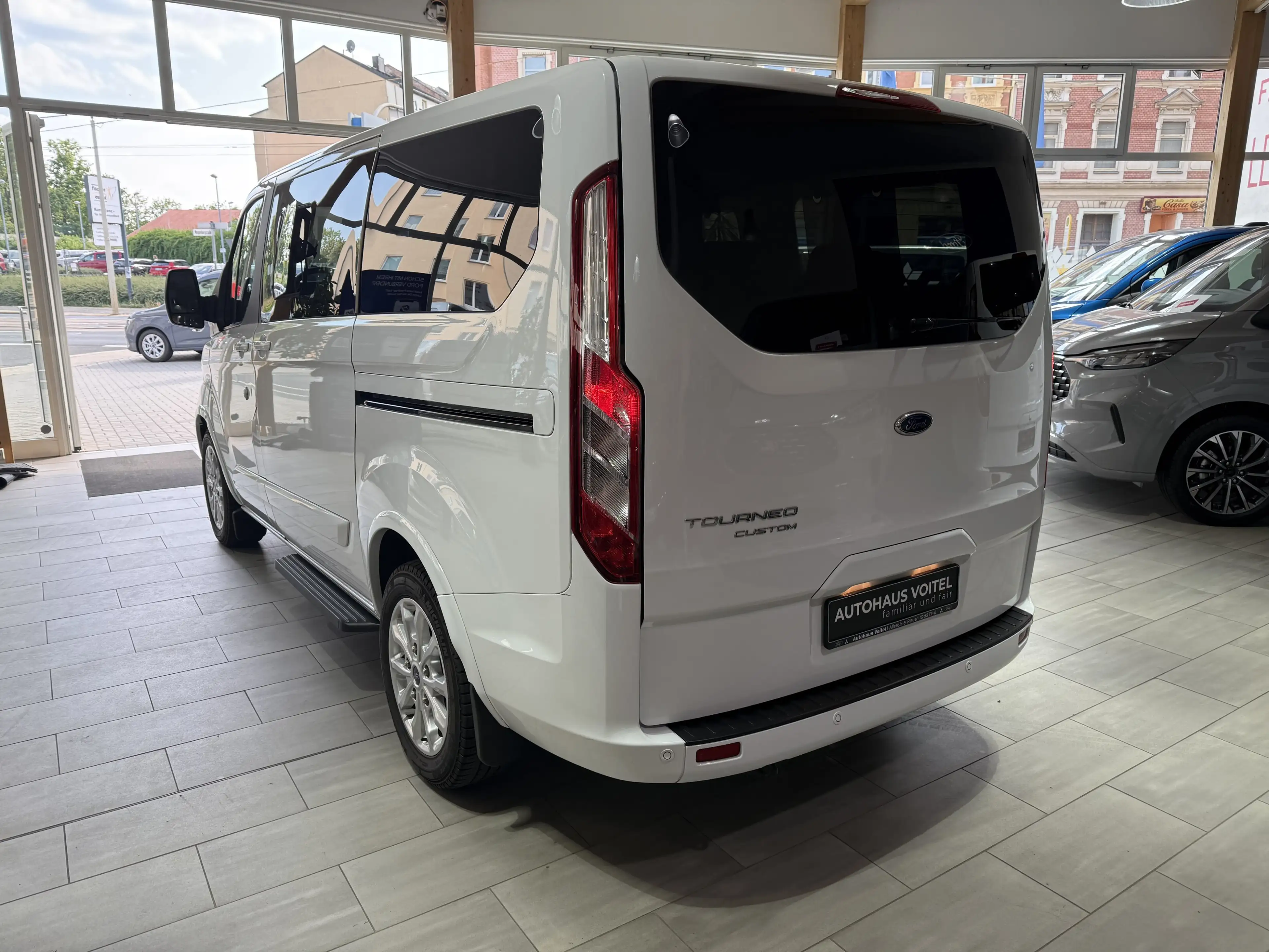 Ford Tourneo Custom Titanium L1 Bi-Xenon / Stoffsitze — photo 7