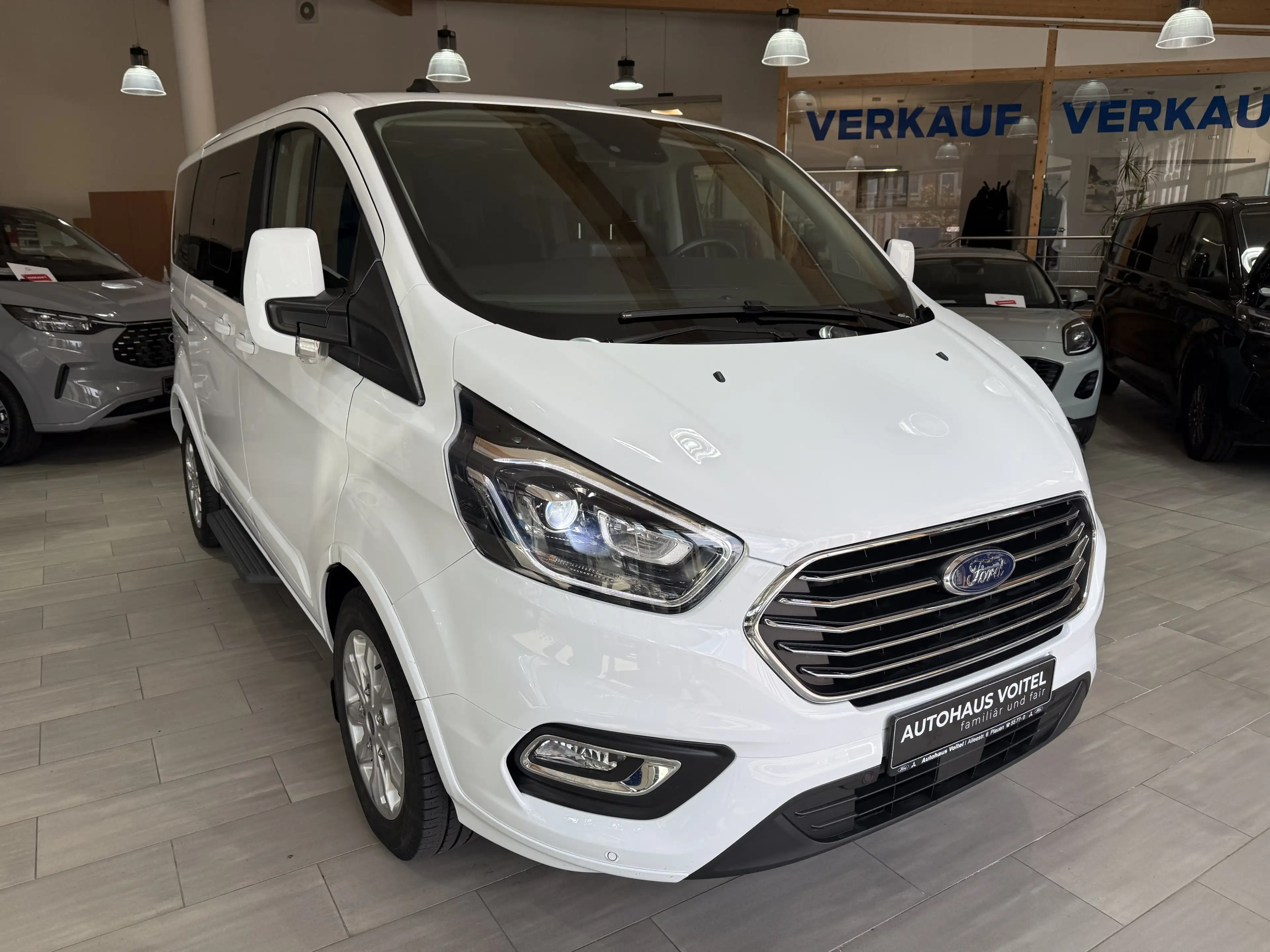 Ford Tourneo Custom Titanium L1 Bi-Xenon / Stoffsitze — photo 3