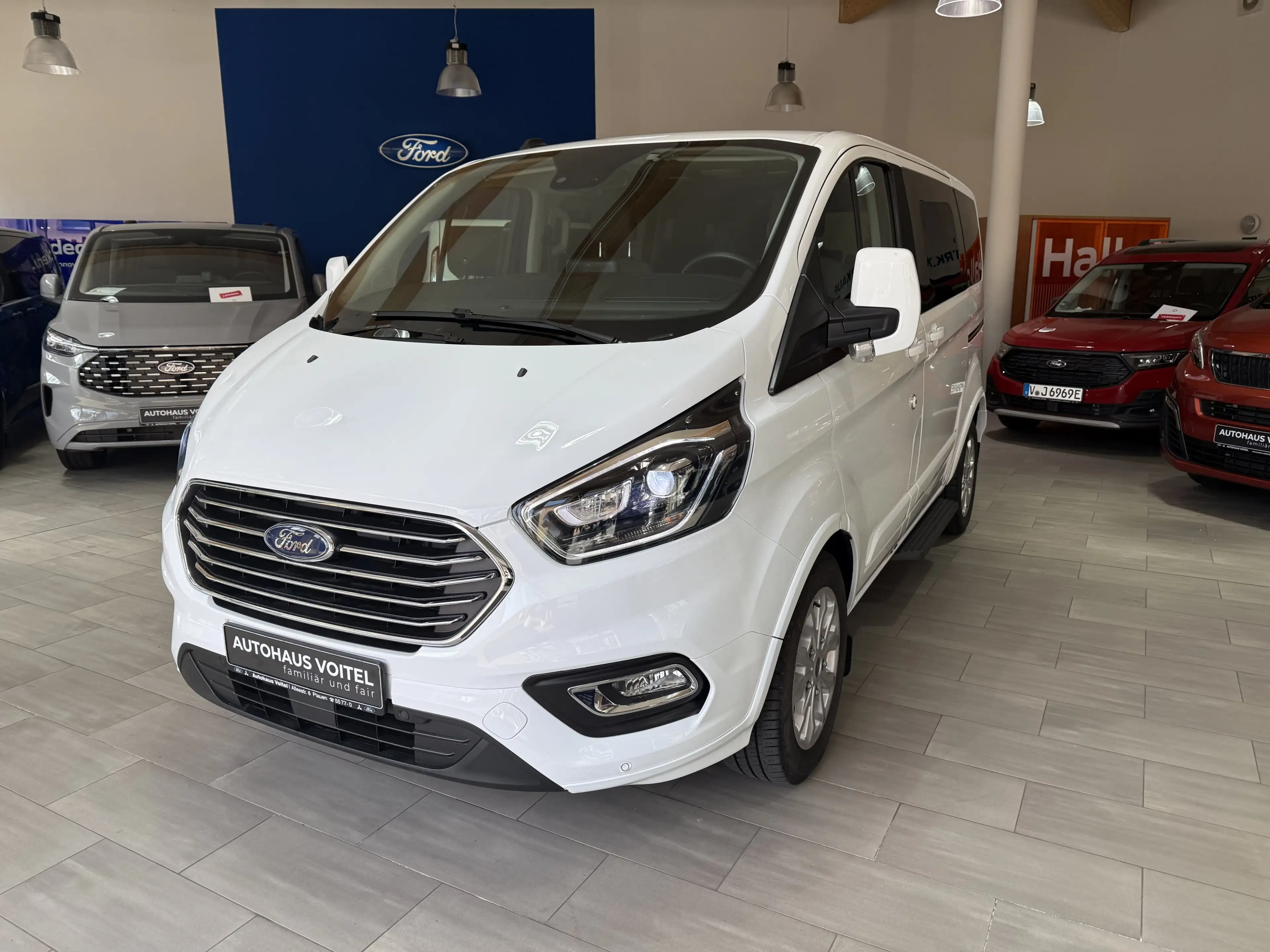 Ford Tourneo Custom Titanium L1 Bi-Xenon / Stoffsitze
