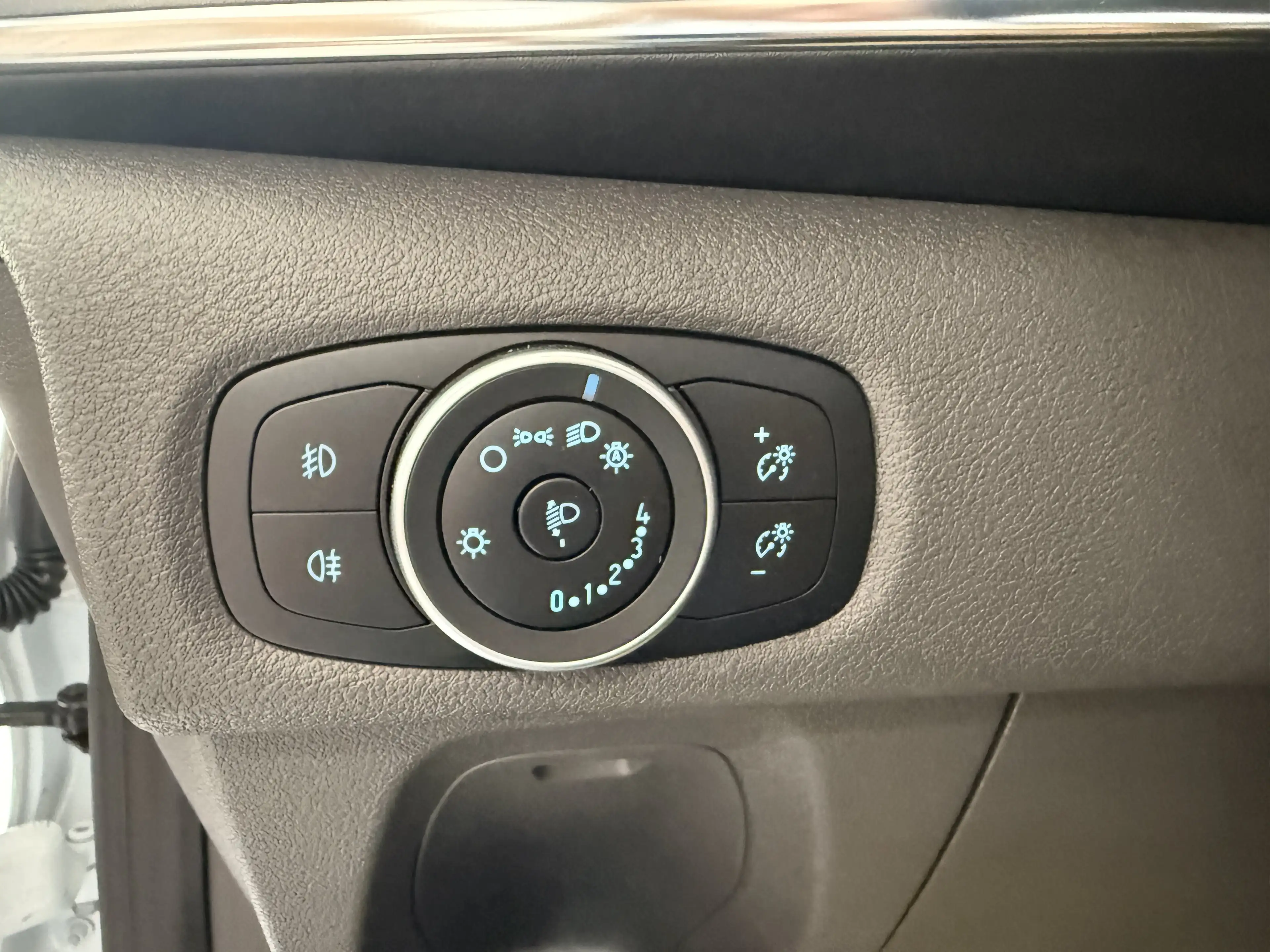 Ford Tourneo Custom Titanium L1 Bi-Xenon / Stoffsitze — photo 15