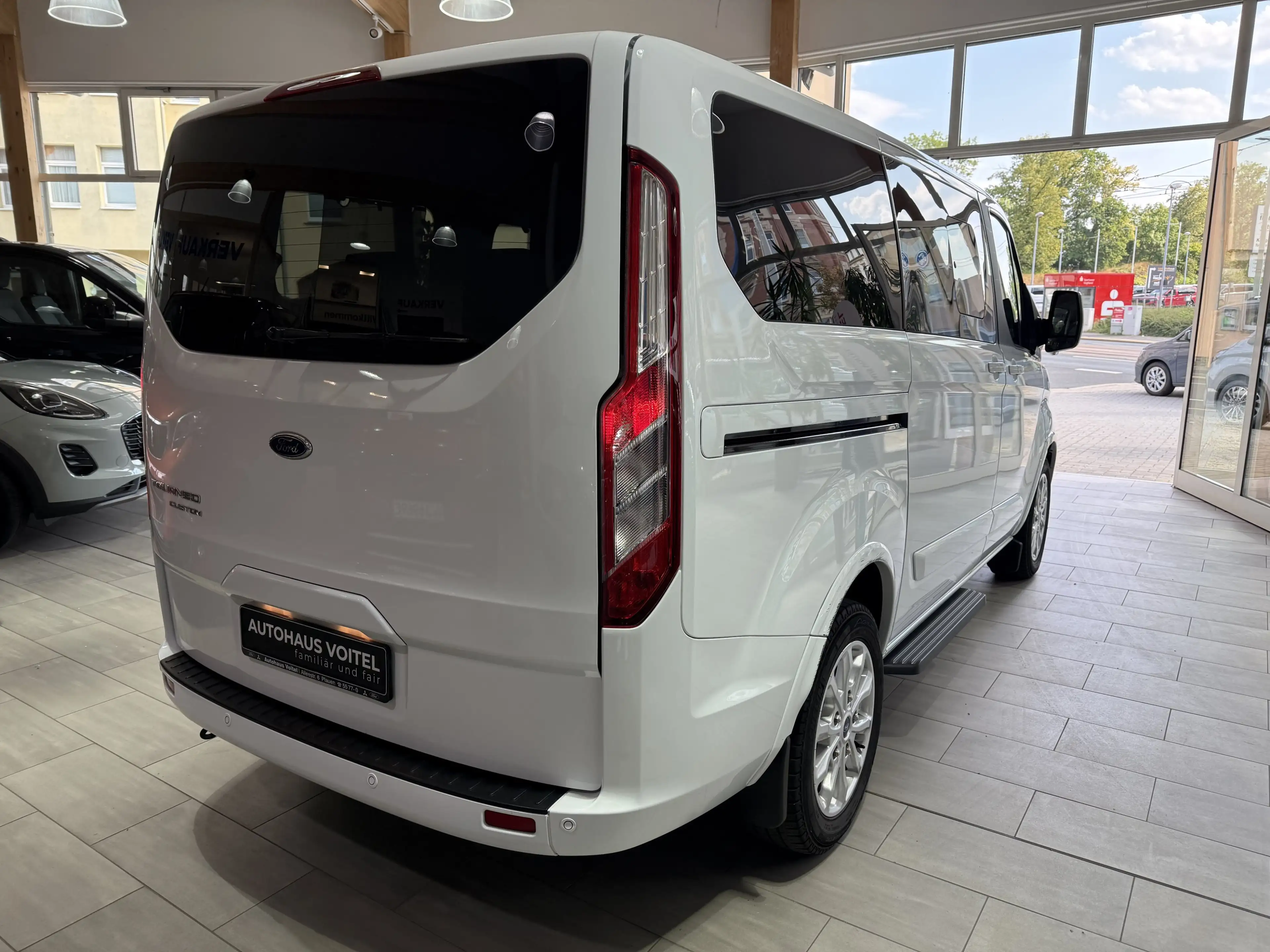 Ford Tourneo Custom Titanium L1 Bi-Xenon / Stoffsitze — photo 5