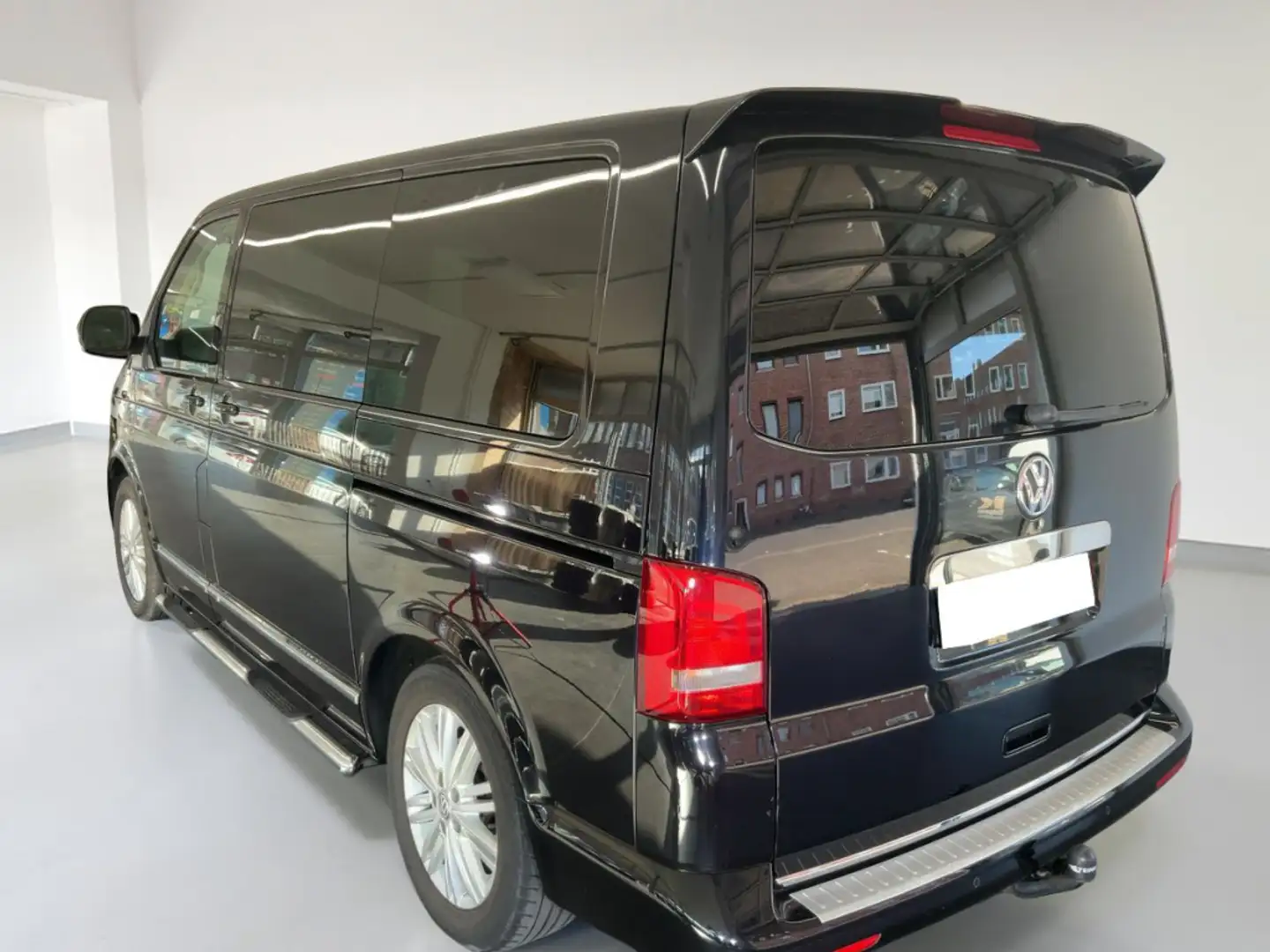 Volkswagen Multivan 2.0Bi-TDI BMT High. Ed. DSG 180 Schwarz - 2