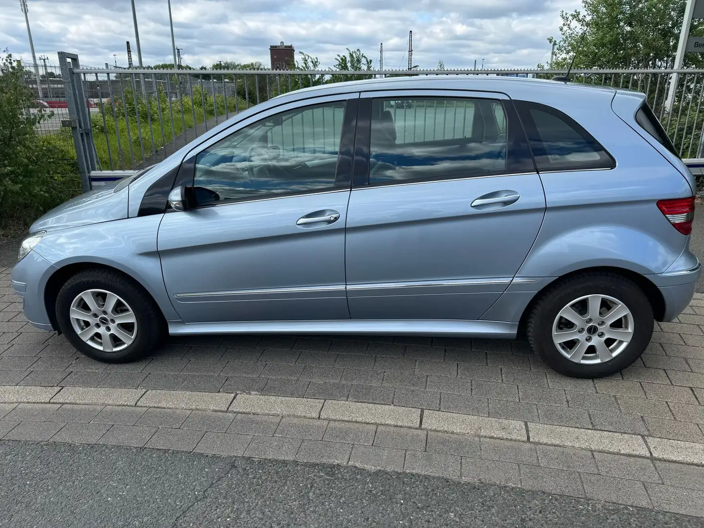 Mercedes-Benz B 150 BlueEF erst 77tkm Tüv/Insp neu Albastru - 2