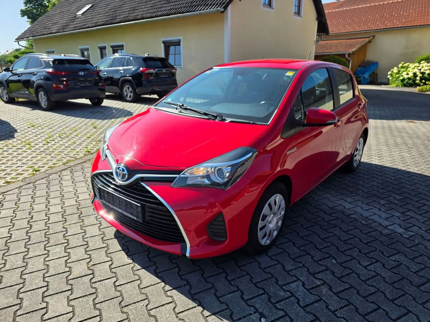 Toyota Yaris Comfort Hybrid+68000Km++Kamera,Bluetooth++ Rot - 1