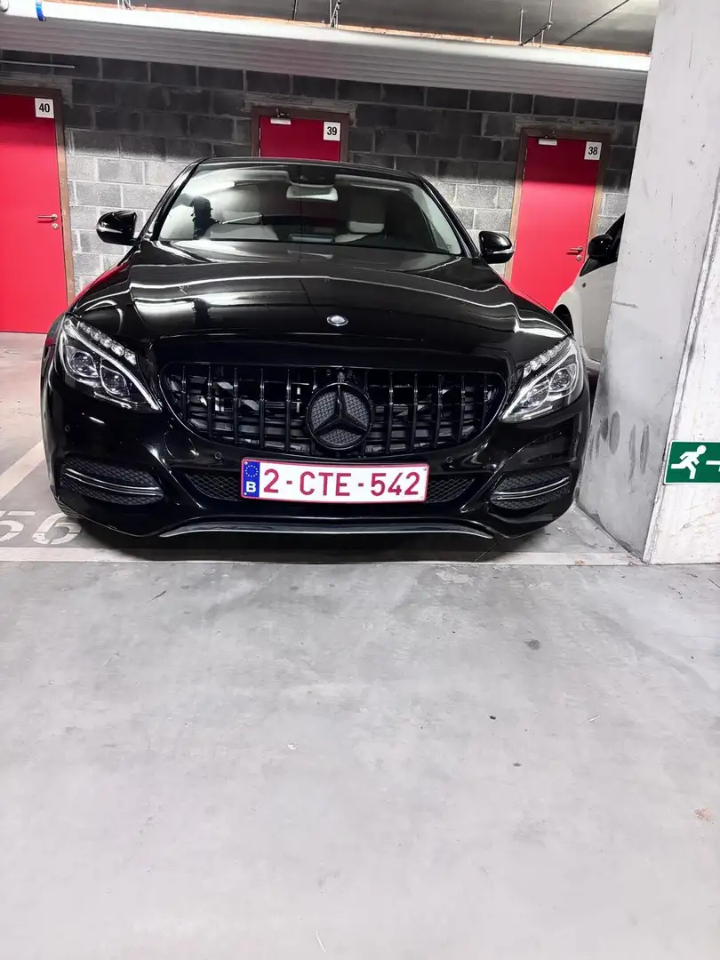 Mercedes-Benz 220 Cuir
Pagaies
Jantes
Vitres teintées
etc. Euro 6 b - 2