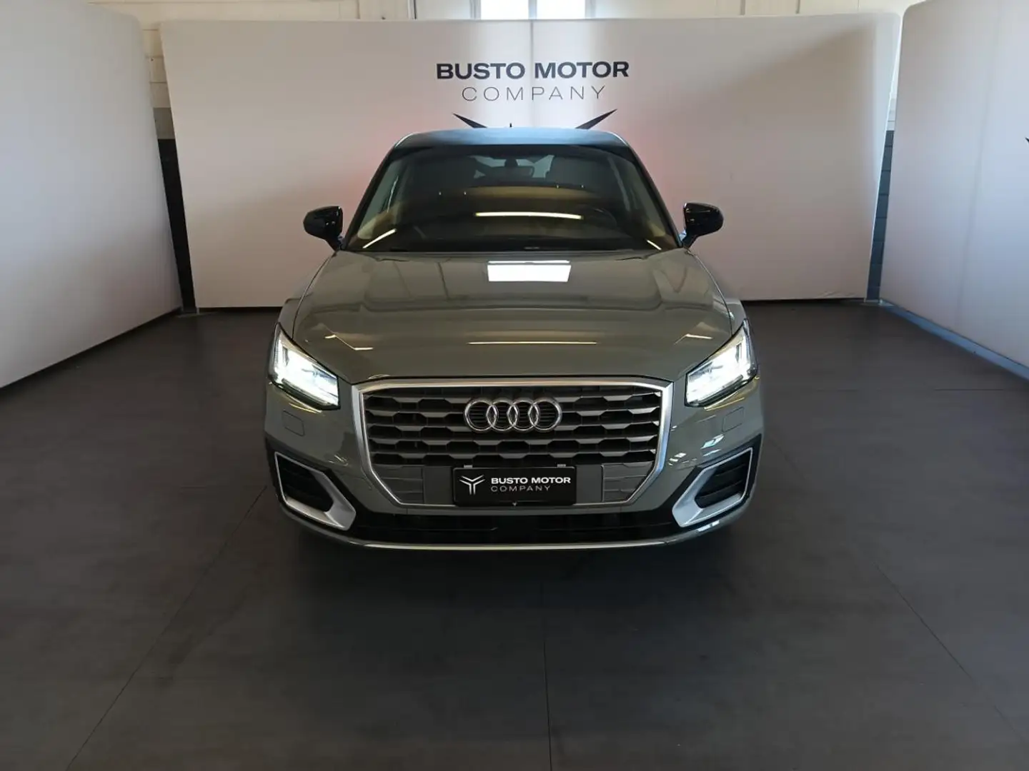 Audi Q2 1.0 TFSI S tronic Sport Grigio - 2