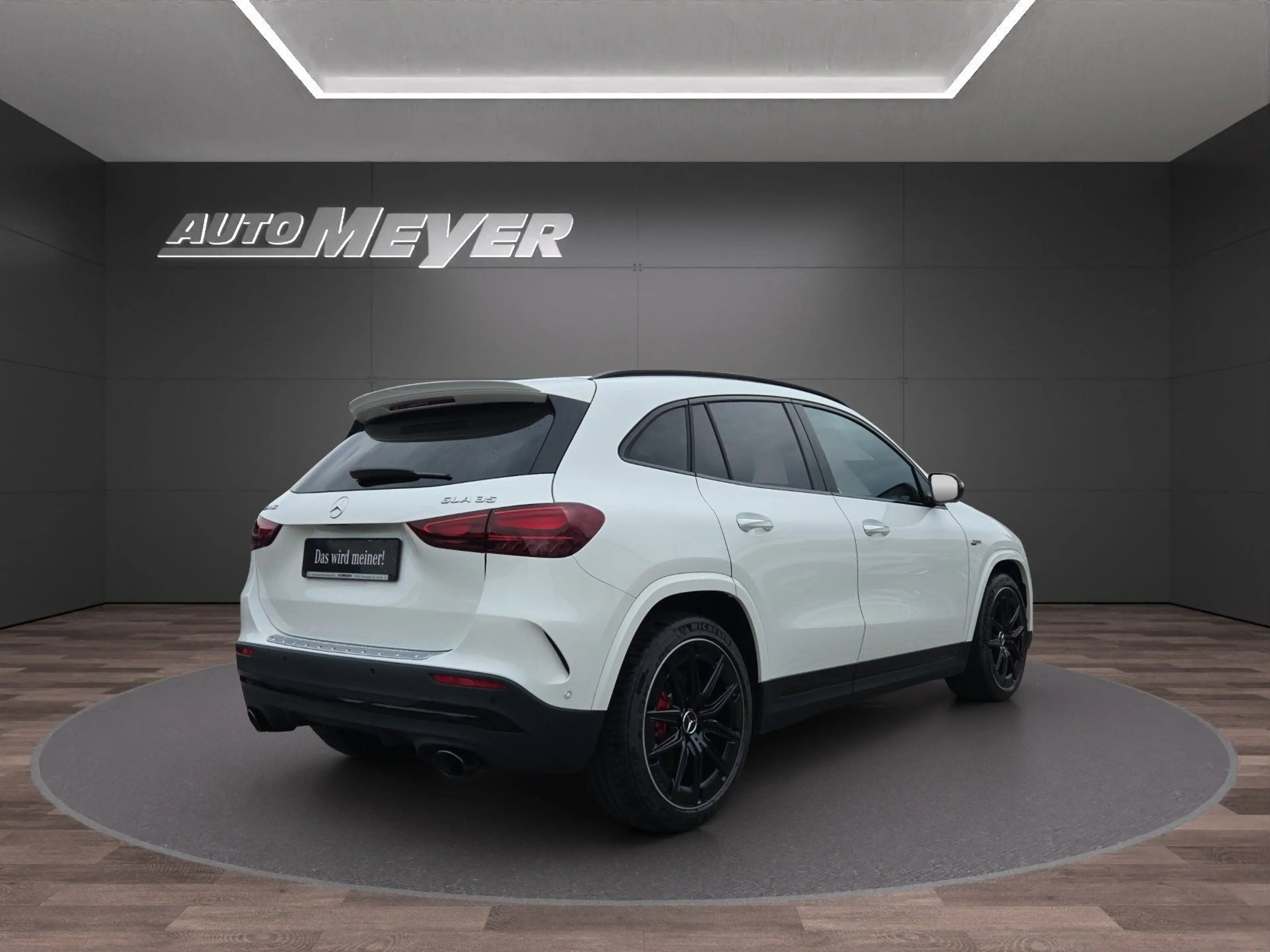 Mercedes-Benz GLA 35 AMG 4M NIGHT+PANO+AHK+HUD+MEMORY+FAHRASSI — photo 5