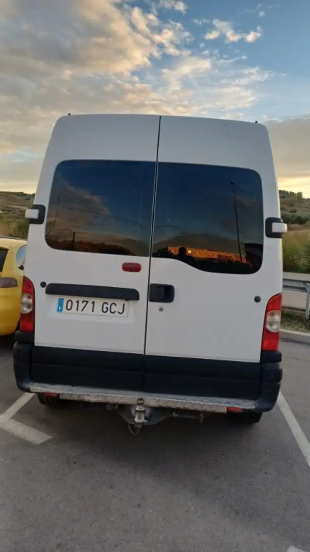 Renault Master 2.5dCi Com9 3500 Medio Sobr. 150 Blanco - 2