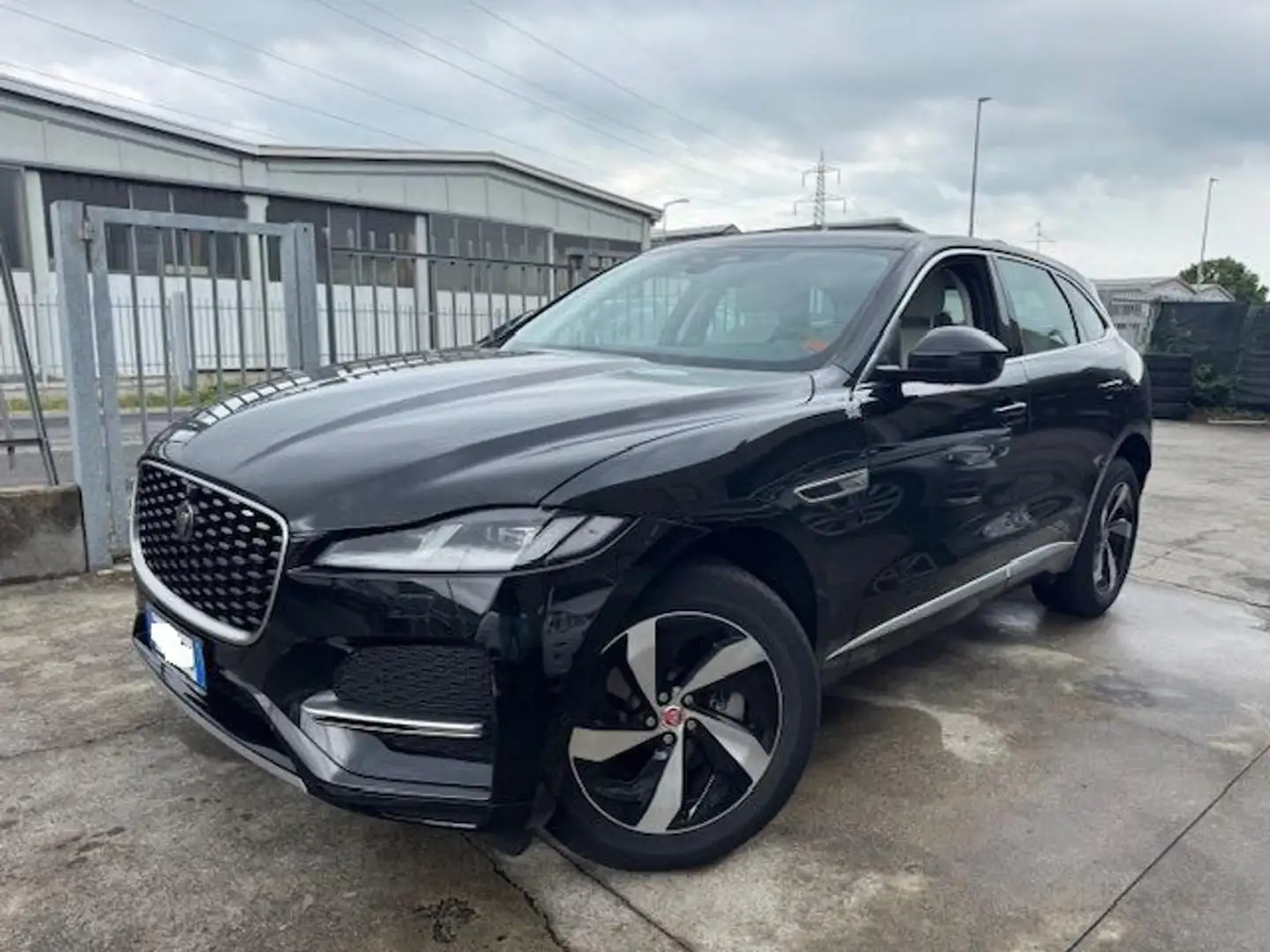 Jaguar F-Pace 2.0 D 163 CV AWD aut. S Nero - 2