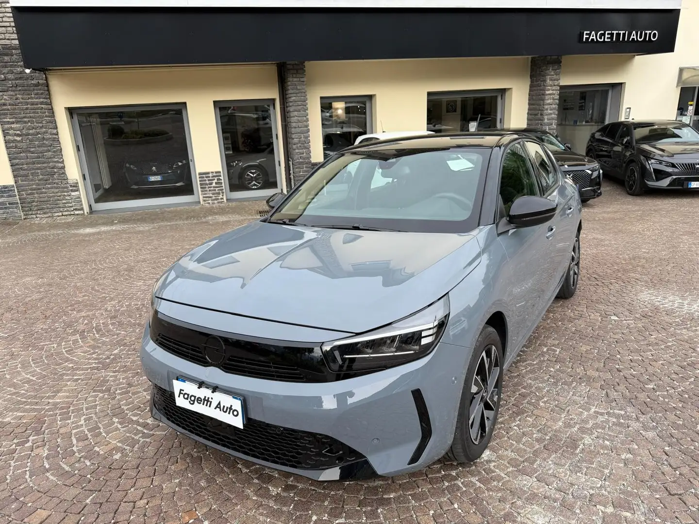 Opel Corsa 1.2 100CV AT8 GS Gris - 1