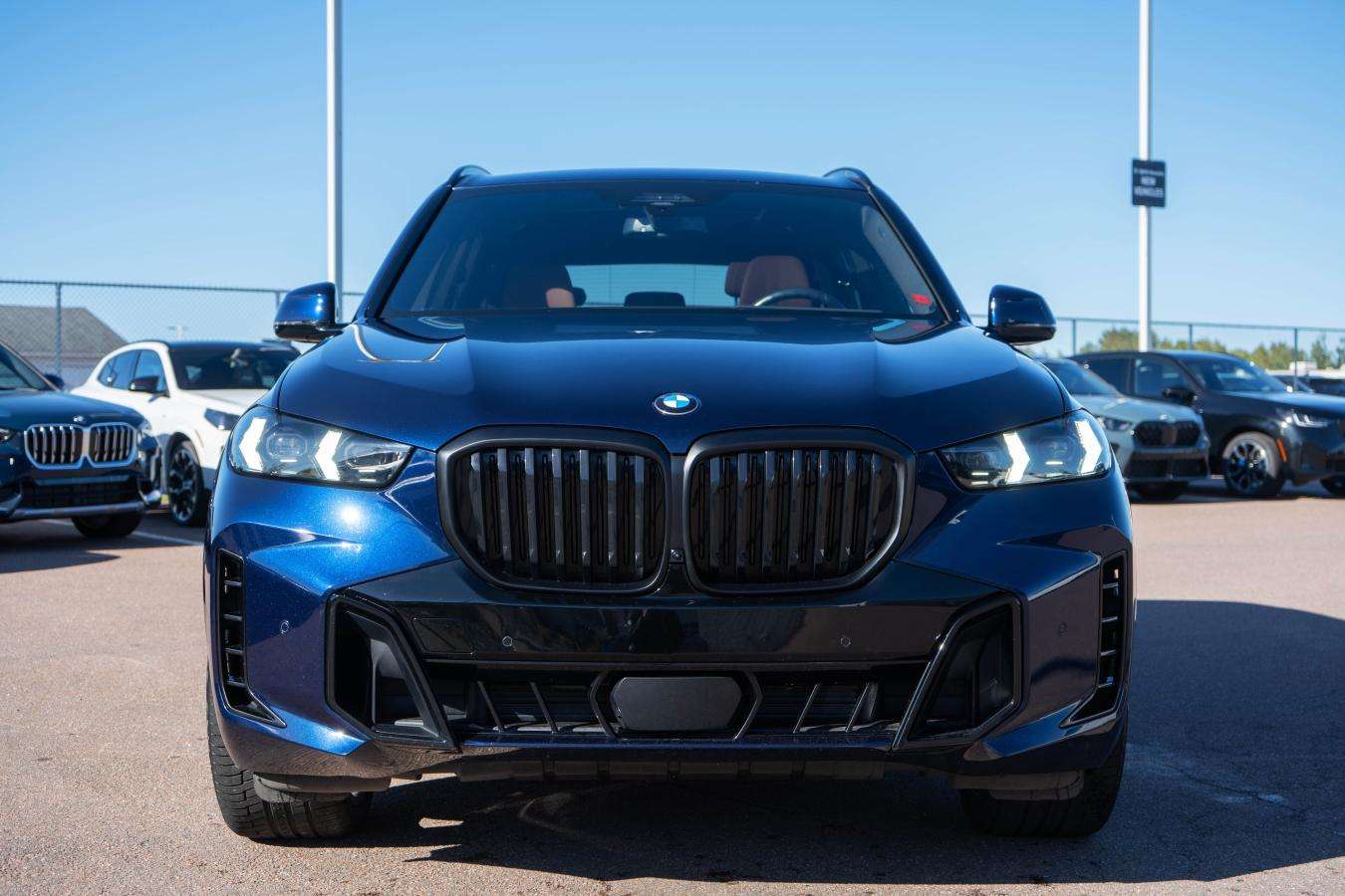 2026 BMW X5 Xdrive40i | M Sport Pro | M Sport Exhaust | Advanced Driver Assist Package | Tow Hitch — photo 2