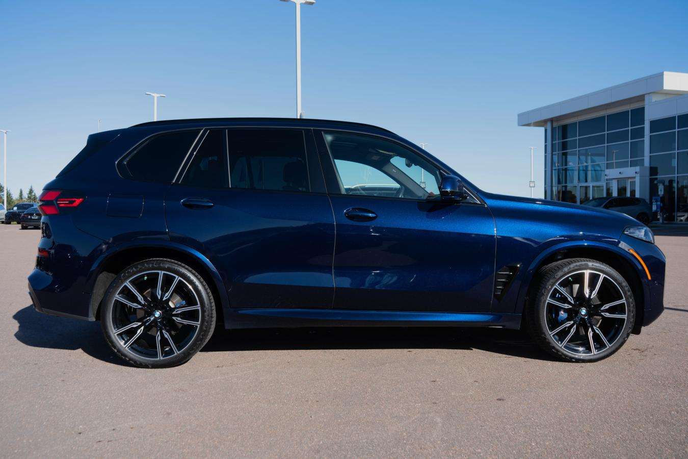 2026 BMW X5 Xdrive40i | M Sport Pro | M Sport Exhaust | Advanced Driver Assist Package | Tow Hitch — photo 4