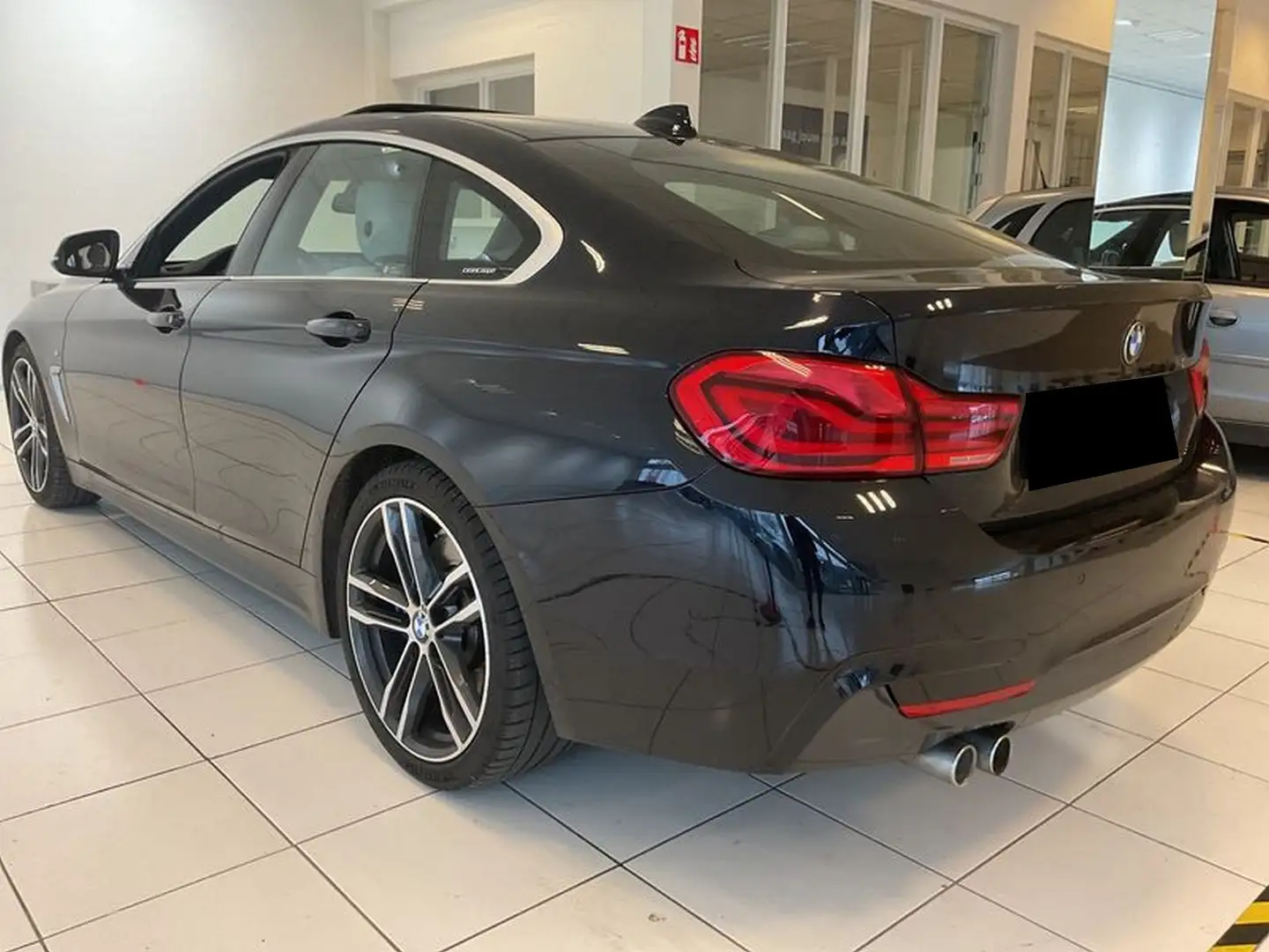 BMW 420 420i Gran Coupé M Sport Zwart - 2