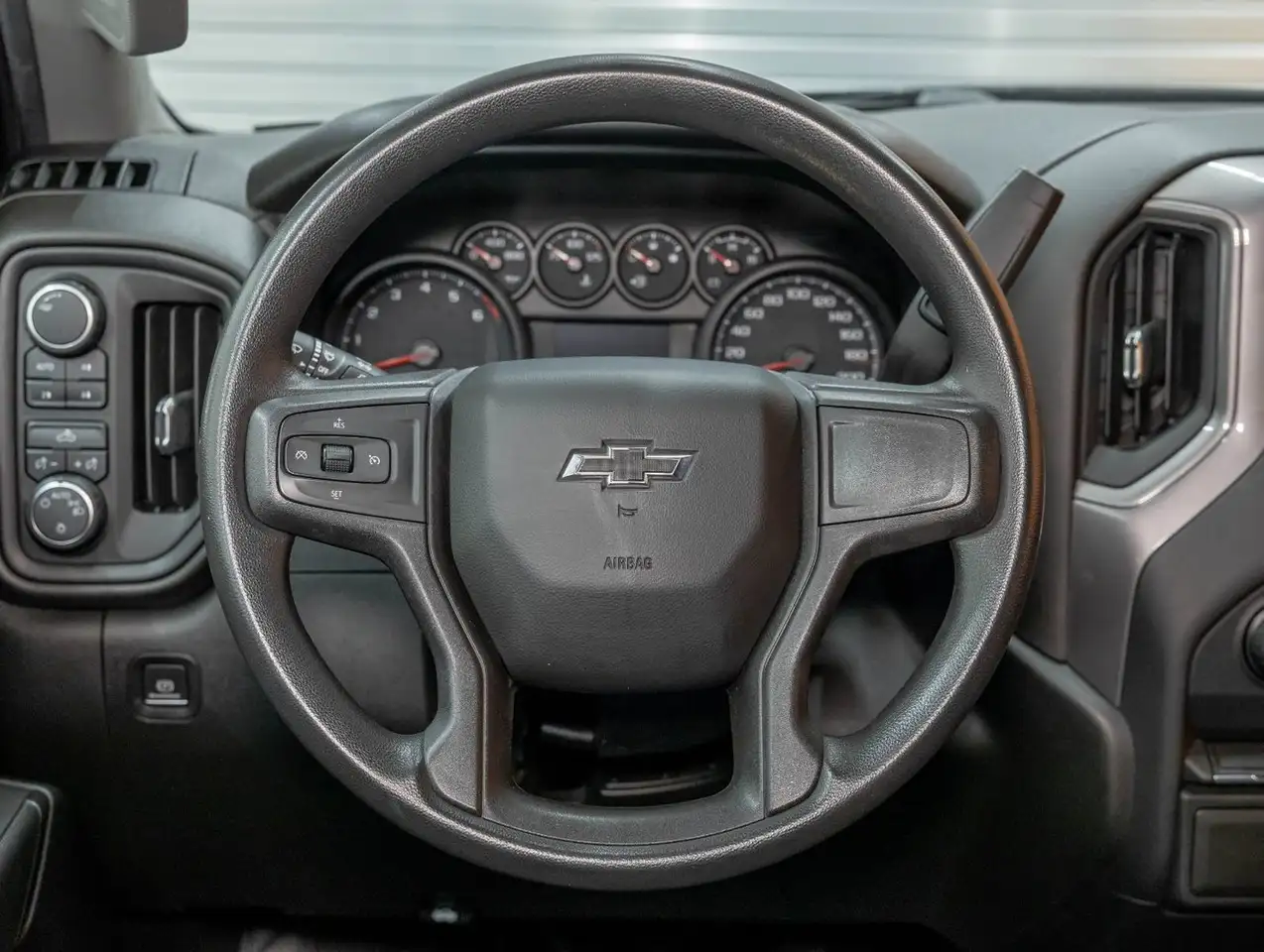 Chevrolet Silverado 1500 снимка Chevrolet Silverado 1500