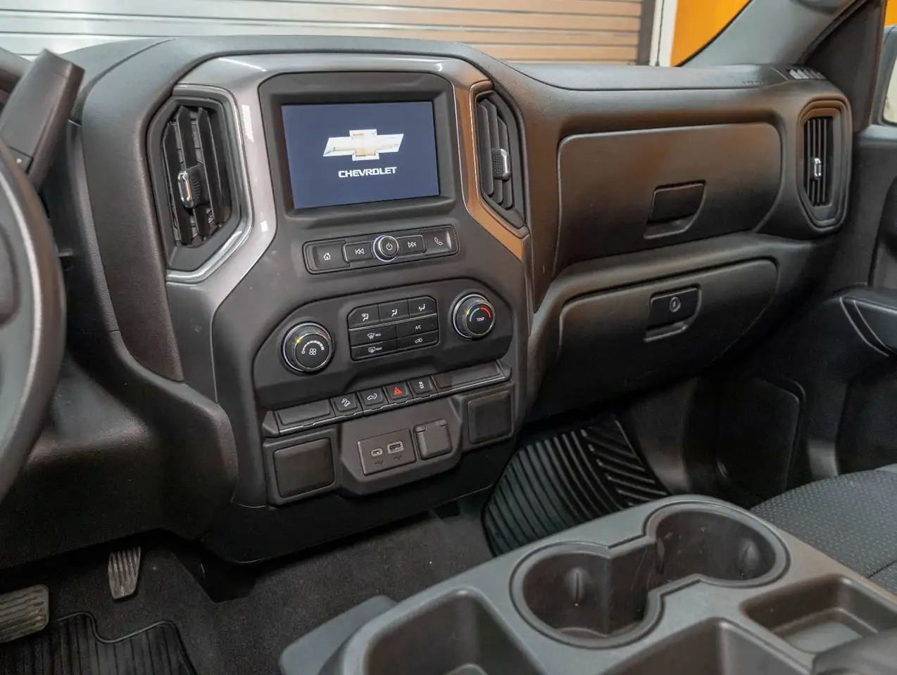 Chevrolet Silverado 1500 снимка Chevrolet Silverado 1500