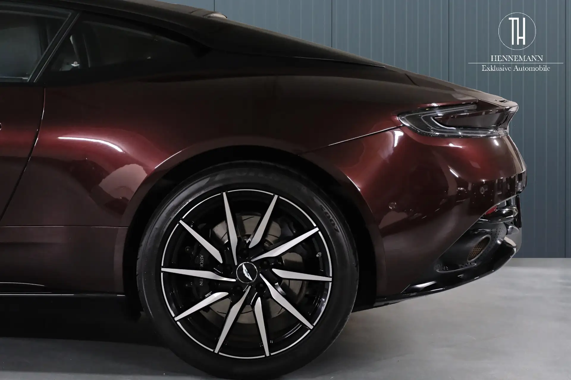 애스턴마틴 DB11 V8 2019 버건디 사진 8