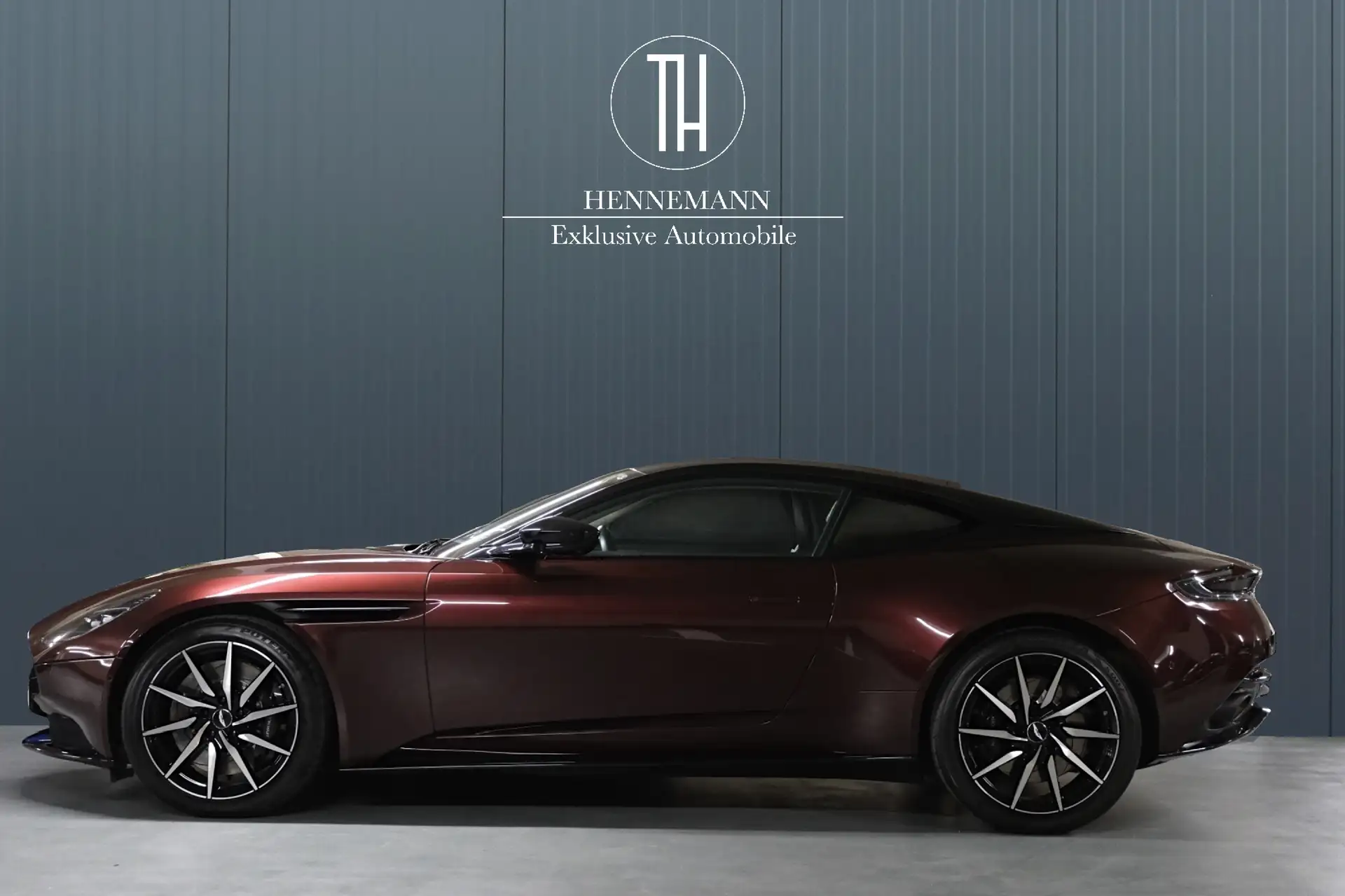 애스턴마틴 DB11 V8 2019 버건디 사진 3