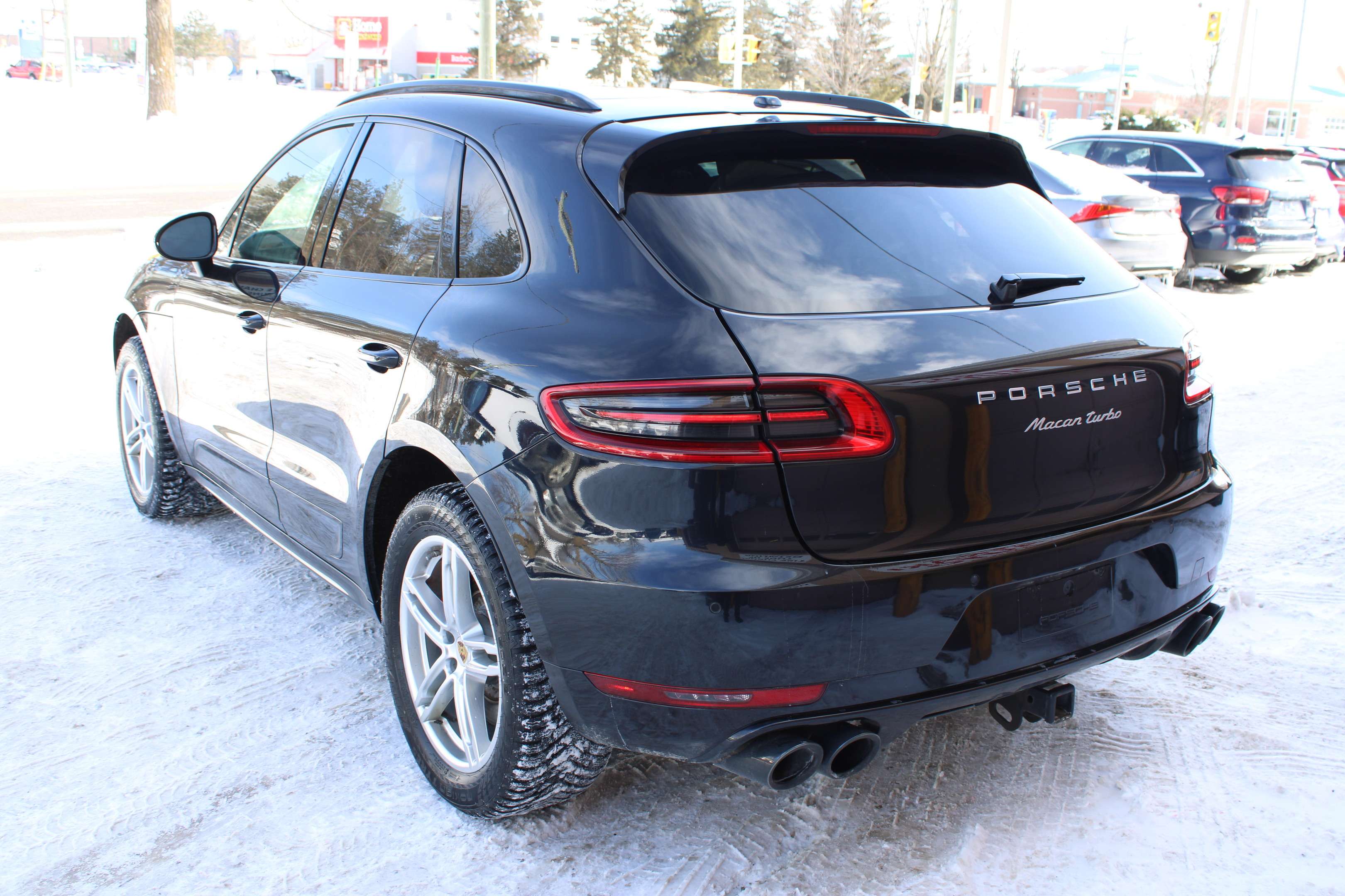 2016 Porsche Macan Turbo alt 3