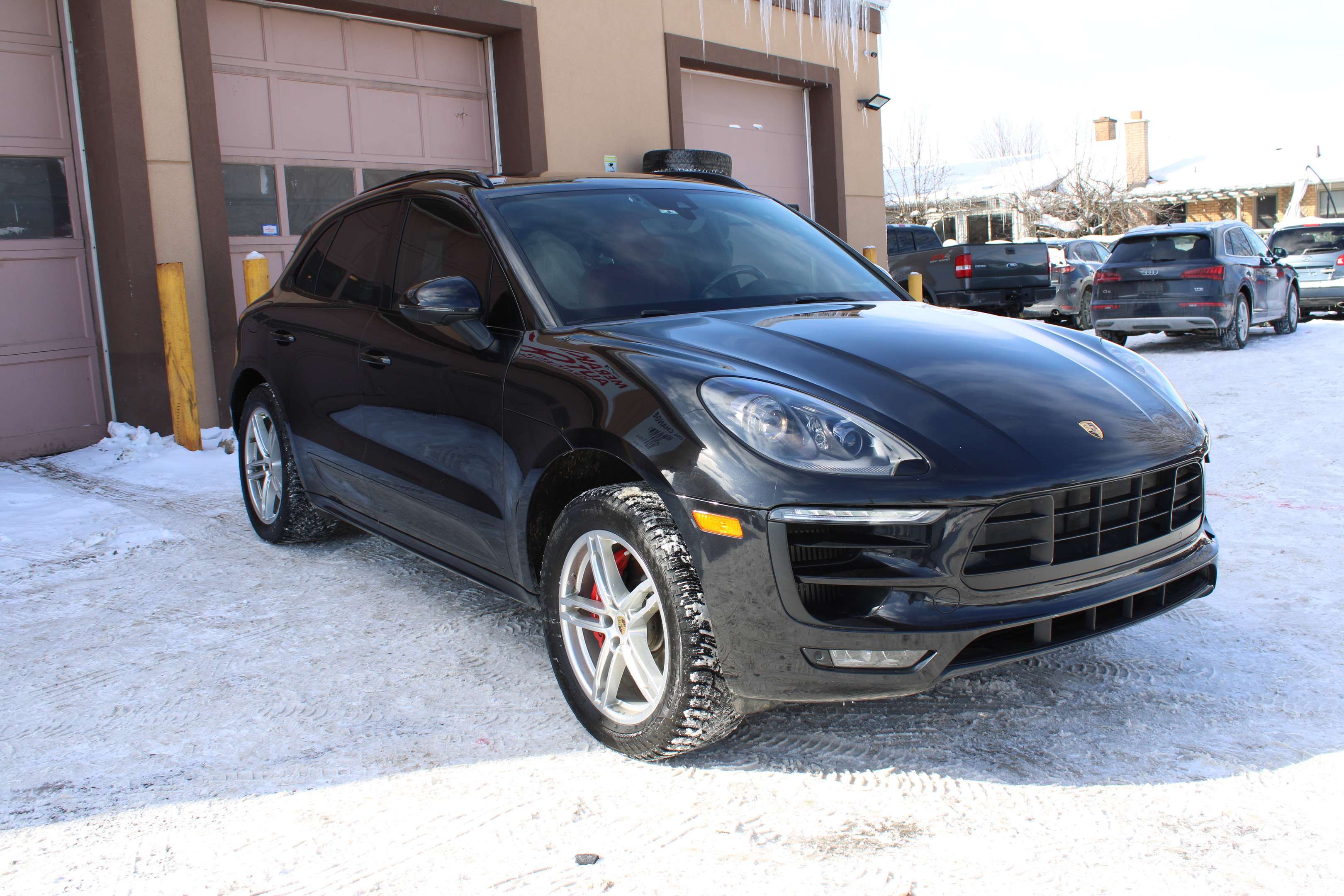 2016 Porsche Macan Turbo thumb 7