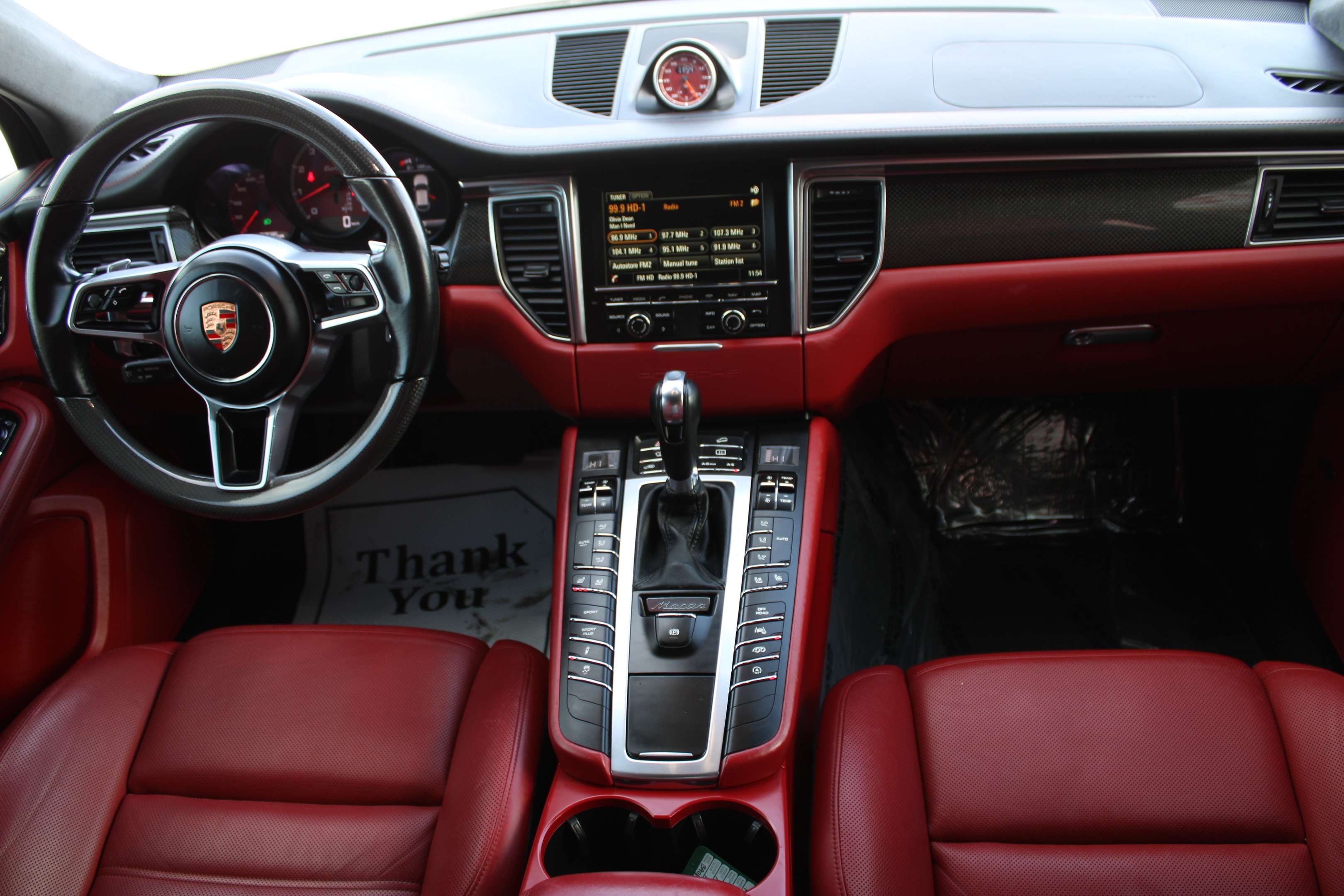 2016 Porsche Macan Turbo thumb 10