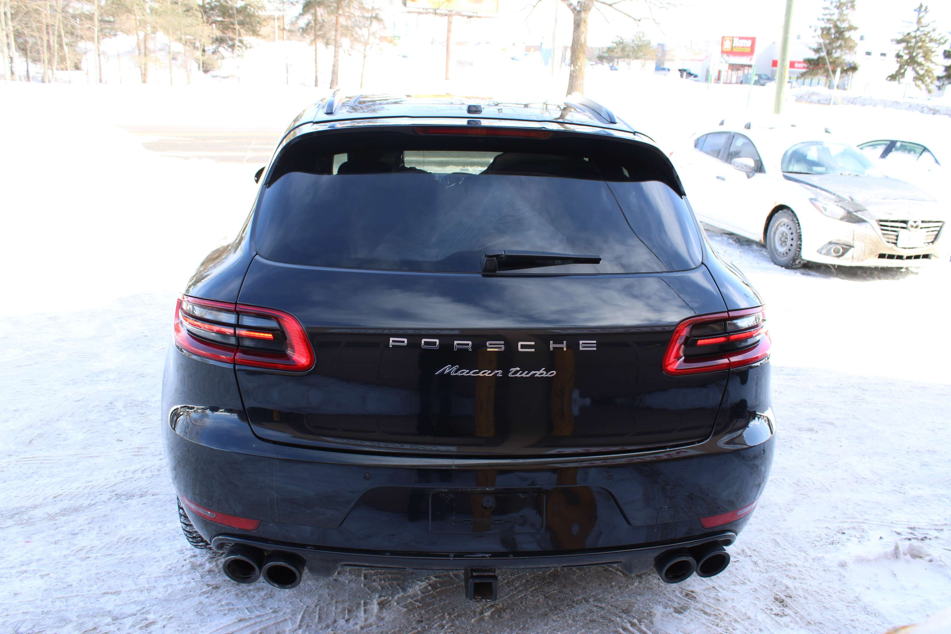 2016 Porsche Macan Turbo alt 4