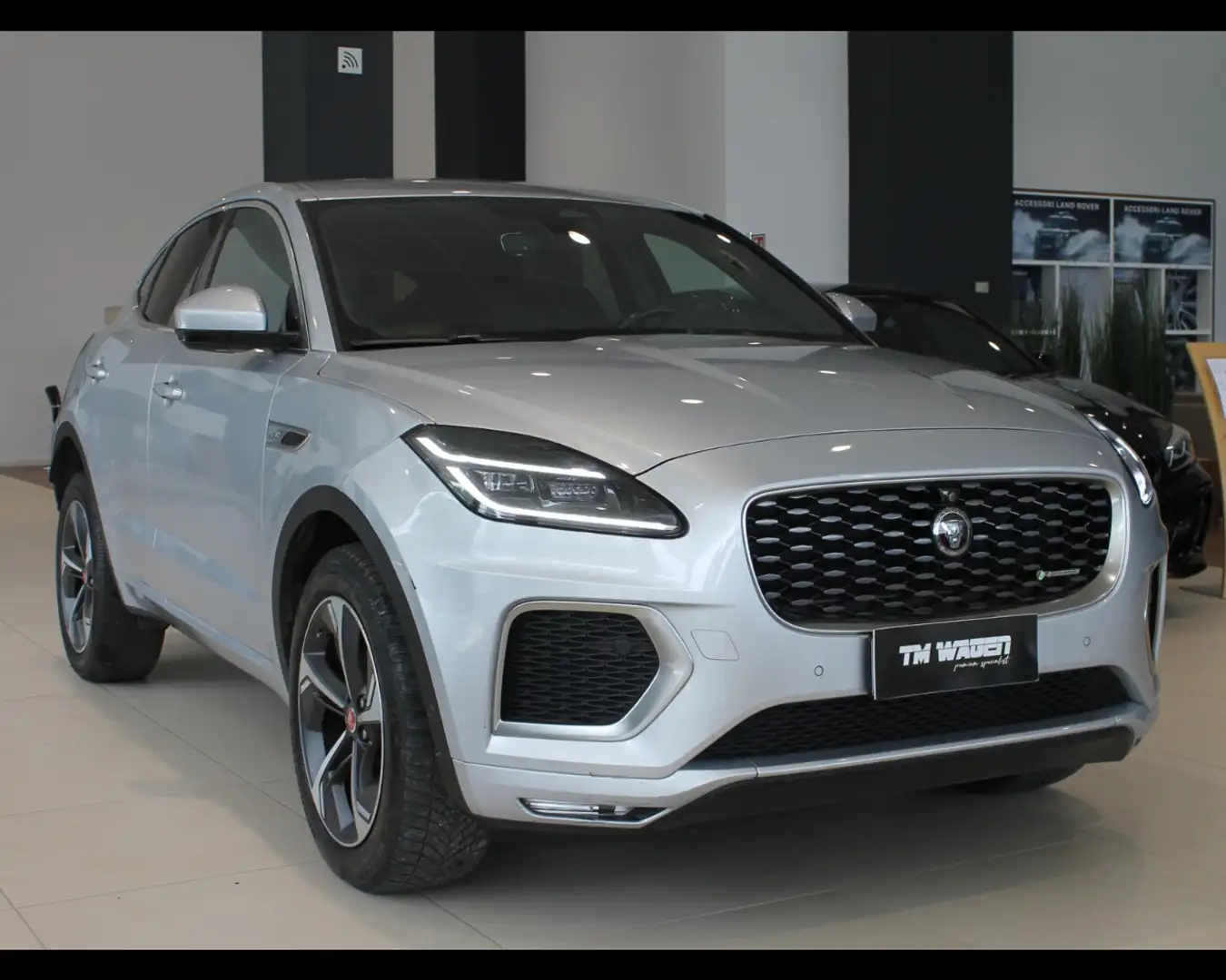 Jaguar E-Pace 2.0D I4 204 CV AWD Auto R-Dynamic SE 2021 Срібний - 2