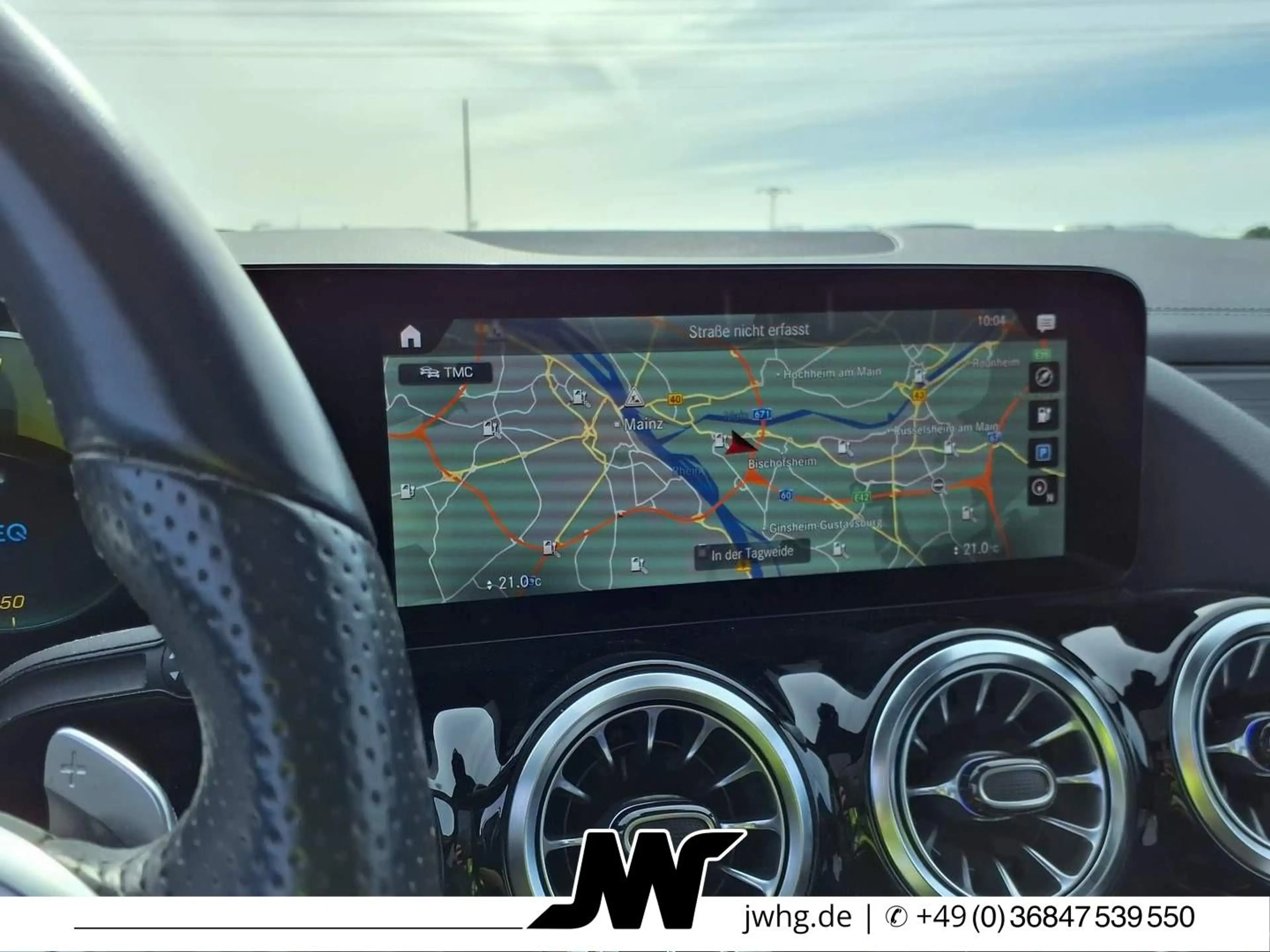 Mercedes-Benz EQA 350 4M 2x AMG HeadUp Panorama Widescr Distr+ — photo 9