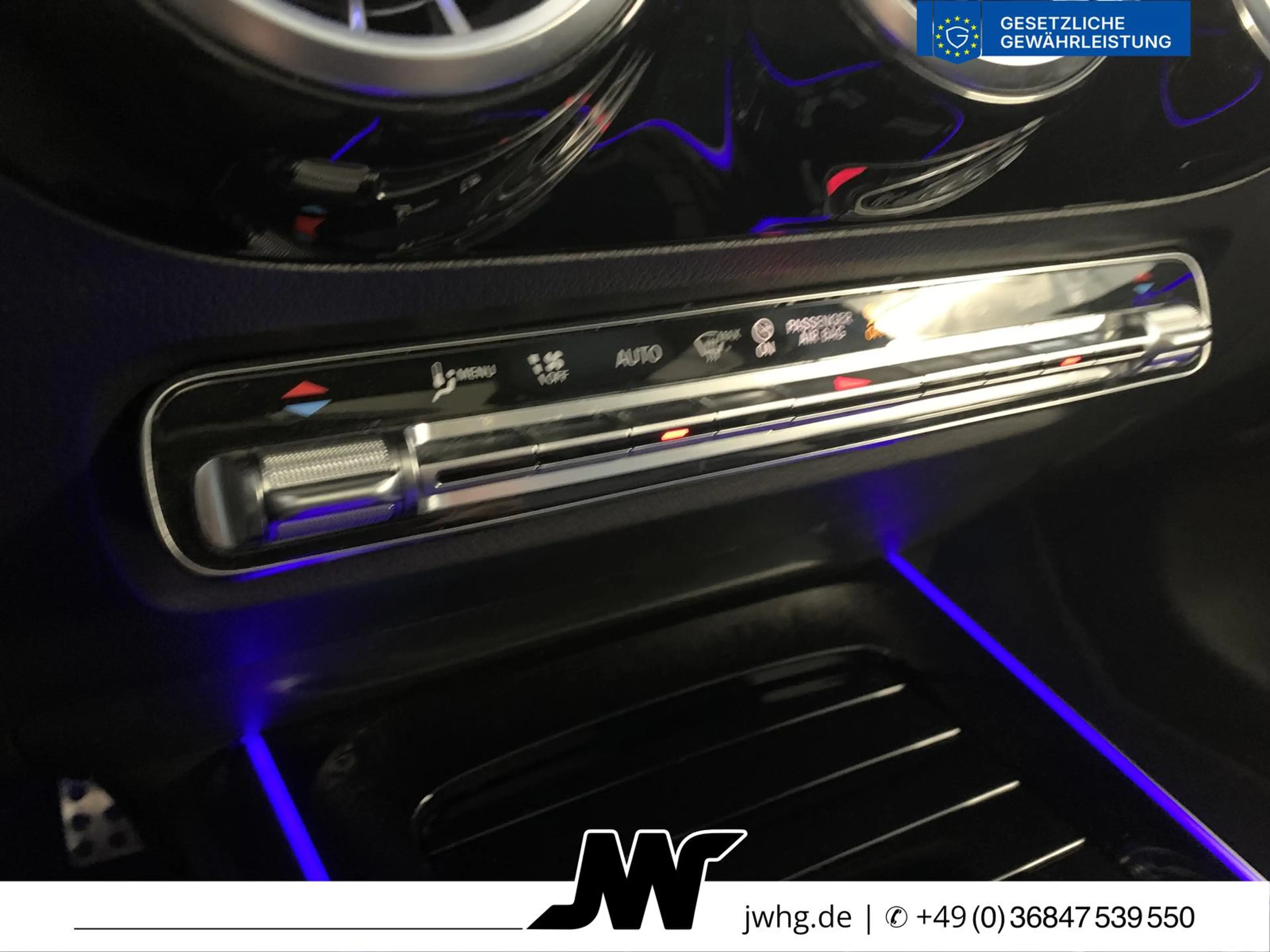 Mercedes-Benz EQA 350 4M 2x AMG HeadUp Panorama Widescr Distr+ — photo 15