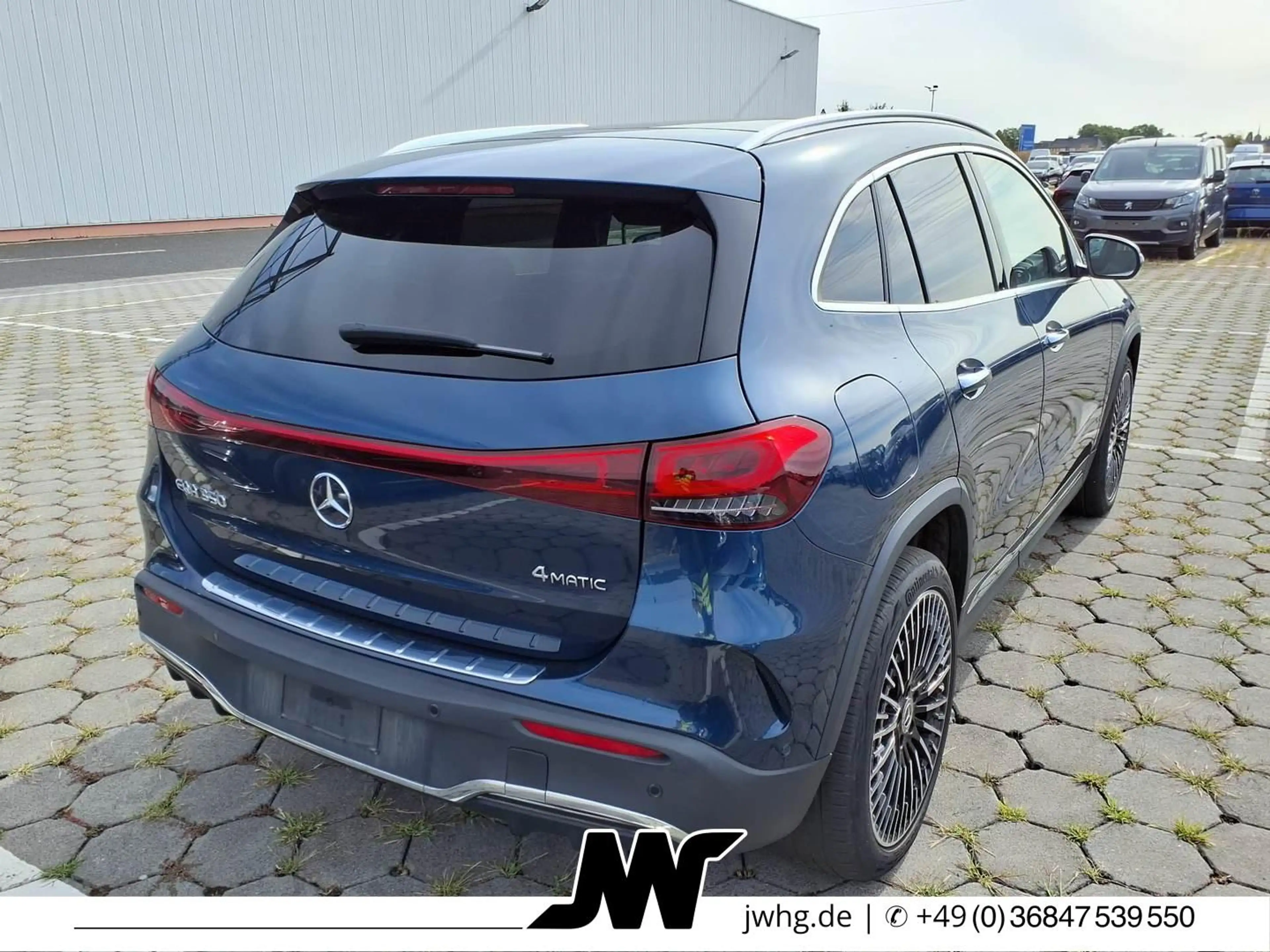 Mercedes-Benz EQA 350 4M 2x AMG HeadUp Panorama Widescr Distr+ — photo 2