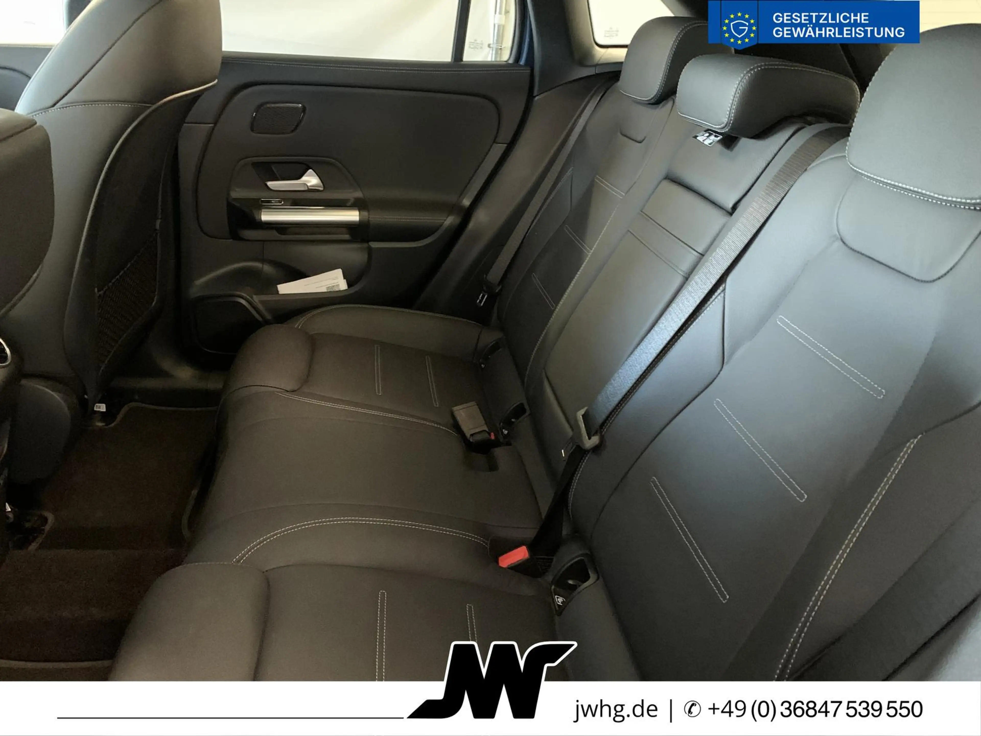 Mercedes-Benz EQA 350 4M 2x AMG HeadUp Panorama Widescr Distr+ — photo 9