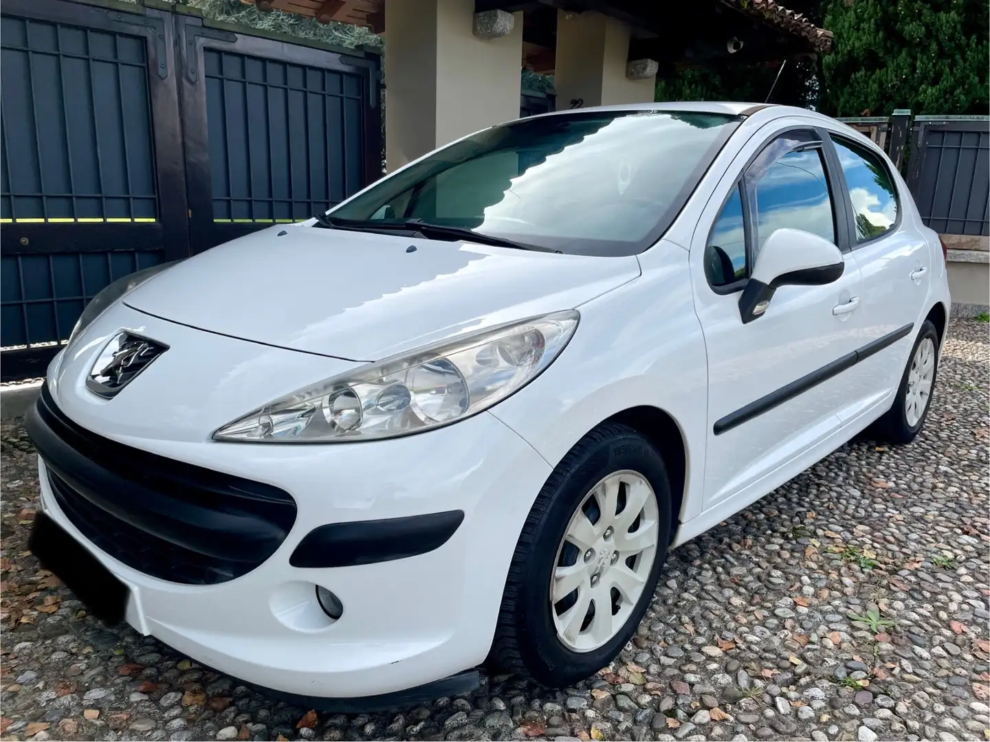 Peugeot 207 1.4 HDi 70CV 5p. Energie Bianco - 1