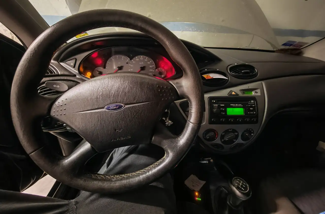 Ford Focus I 1998 5p 1.6i 16v Zetec, foto 3