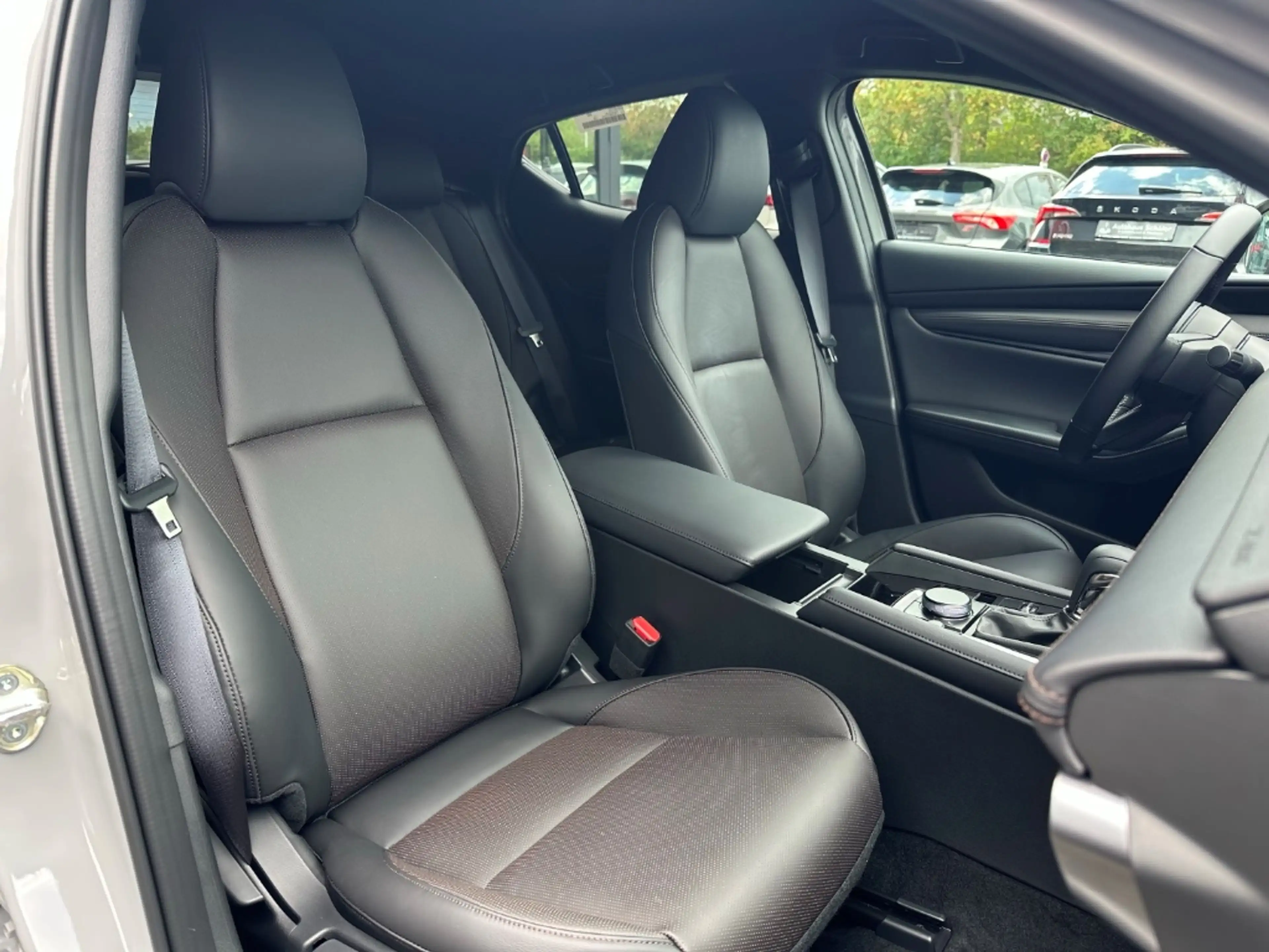 Mazda 3 HOMURA PLUS (2027) e-SKYACTIV G 140PS 6AT HUD Navi — photo 5