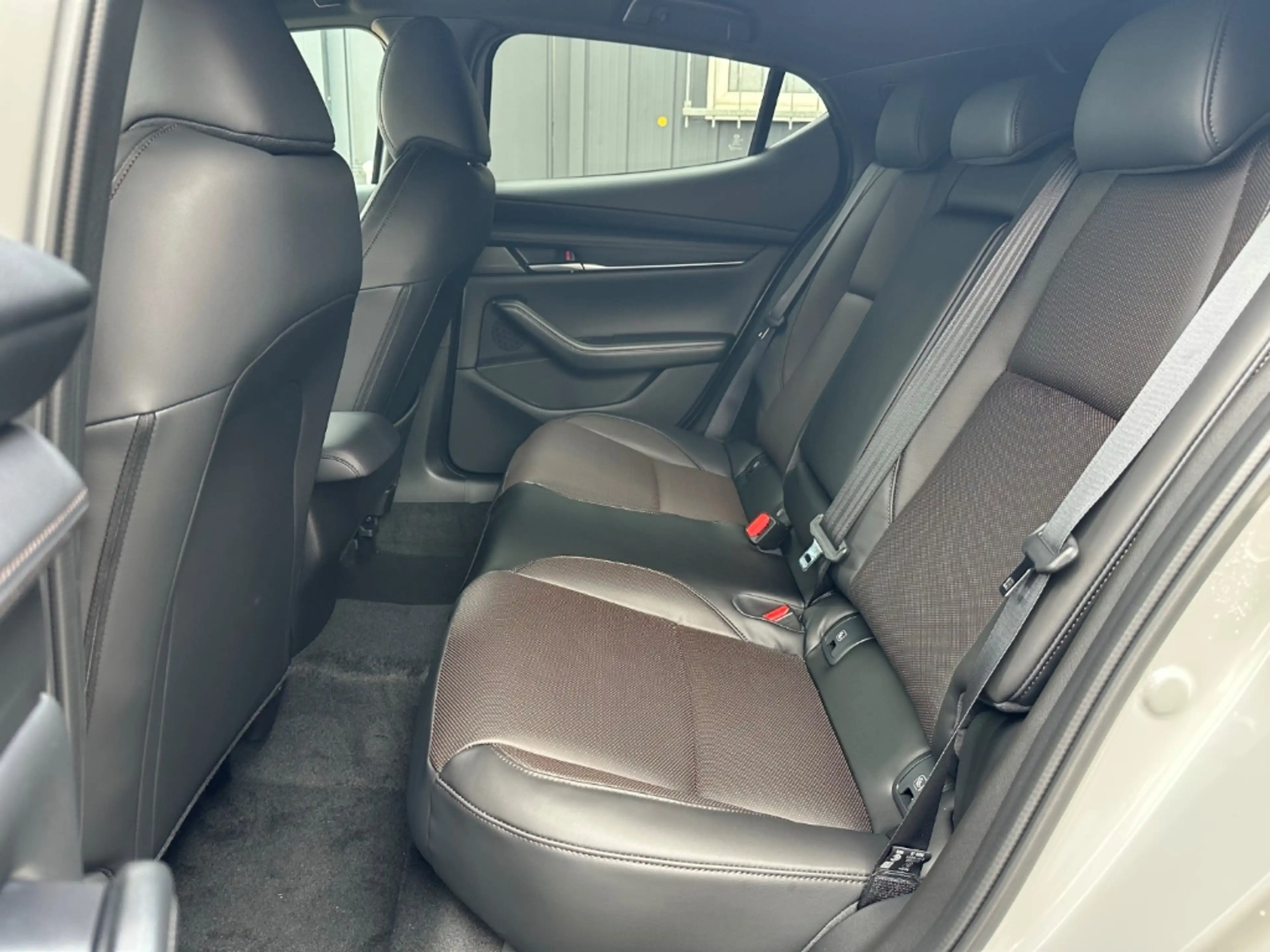 Mazda 3 HOMURA PLUS (2027) e-SKYACTIV G 140PS 6AT HUD Navi — photo 6