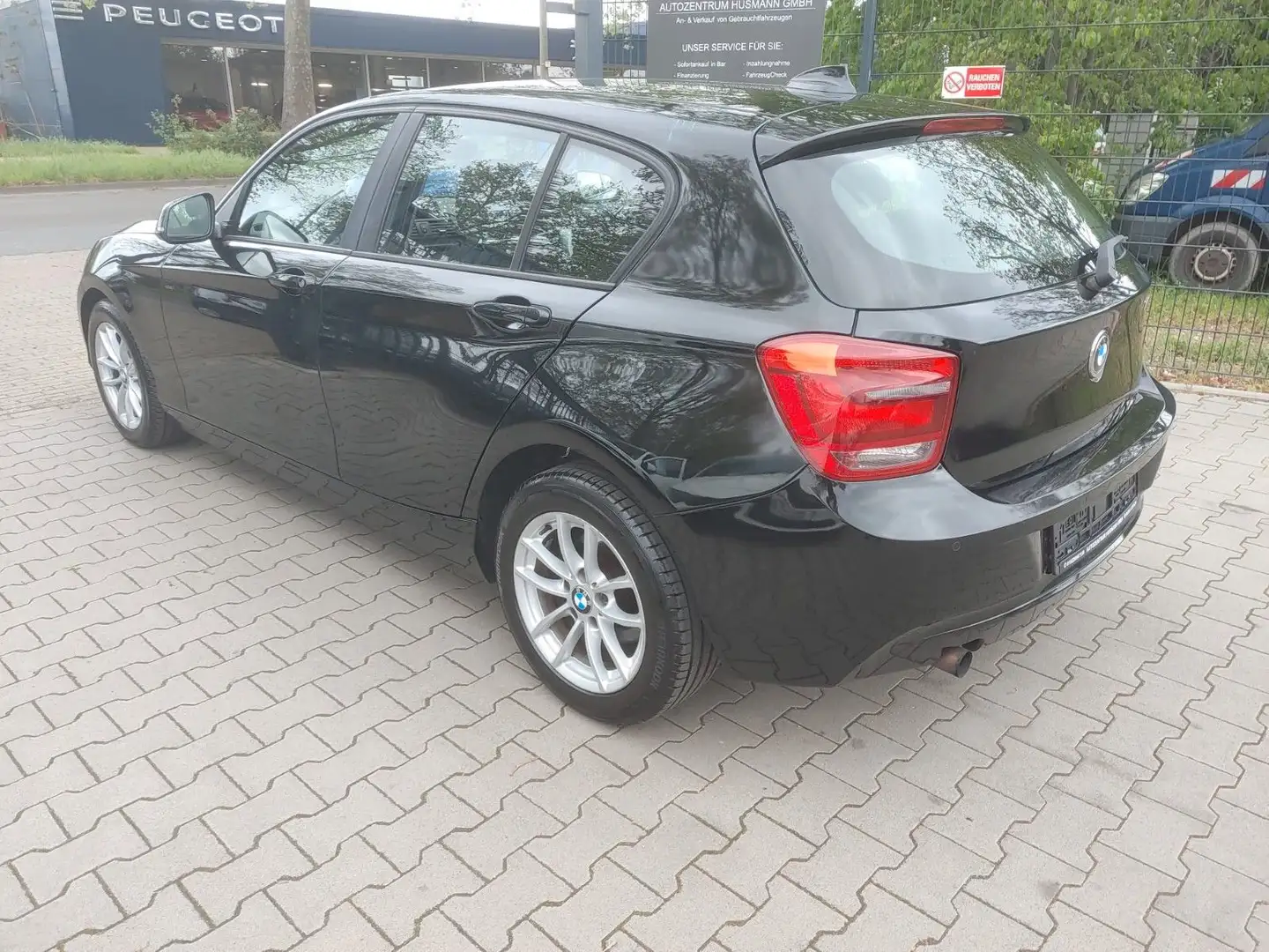 BMW 114 i KLIMA 8*BEREIFT PDC SHZ TÜV 1/25 SCHECKHEFT Black - 2
