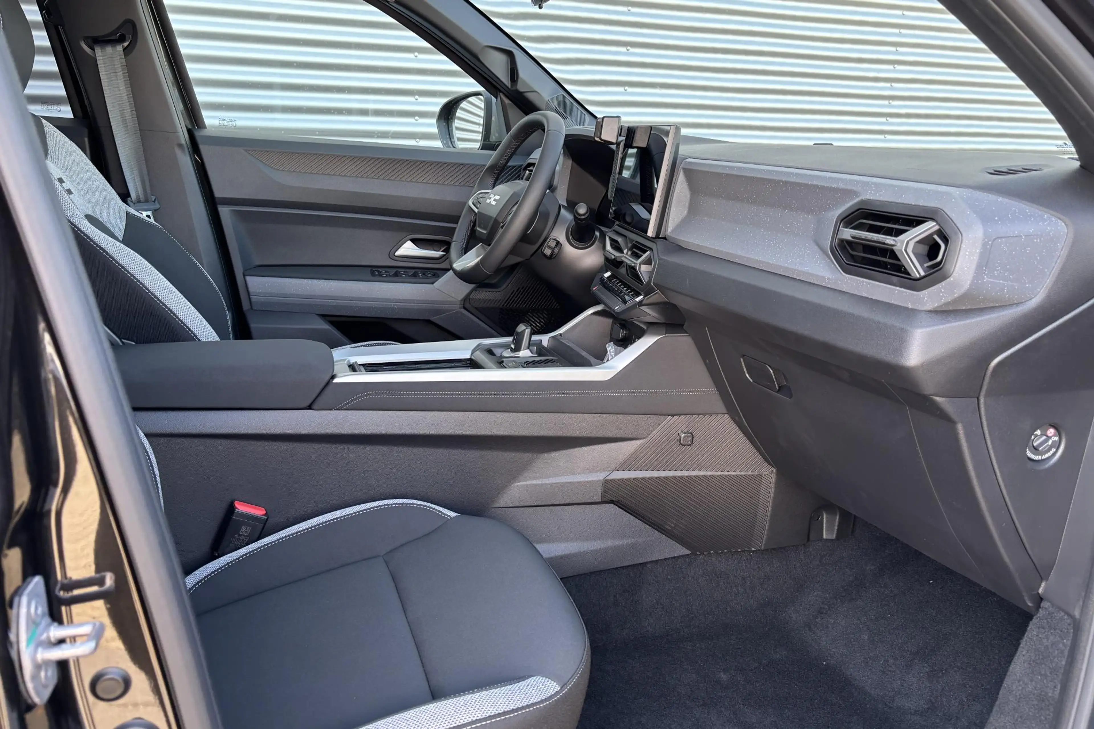Dacia Bigster 1.8 Hybrid 155 Limited Edition | Apple Carplay/An — photo 14
