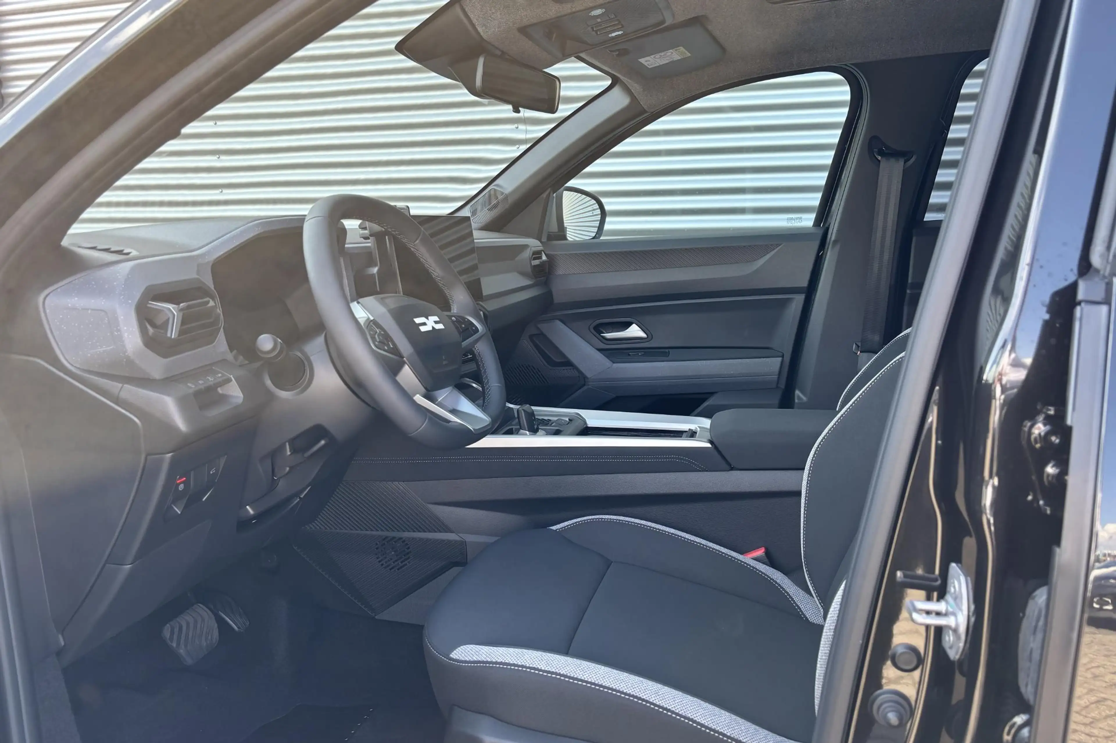 Dacia Bigster 1.8 Hybrid 155 Limited Edition | Apple Carplay/An — photo 8