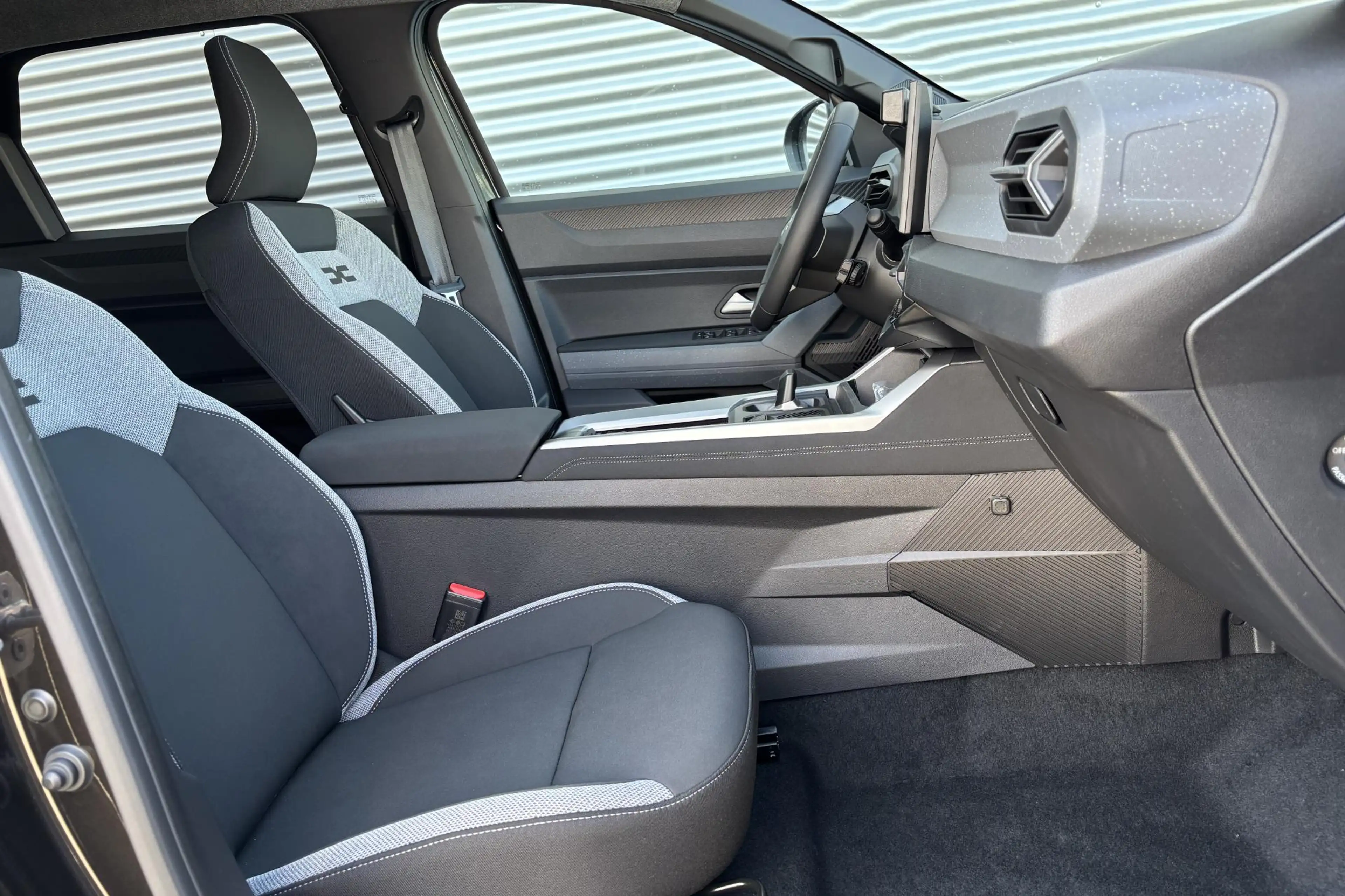 Dacia Bigster 1.8 Hybrid 155 Limited Edition | Apple Carplay/An — photo 11