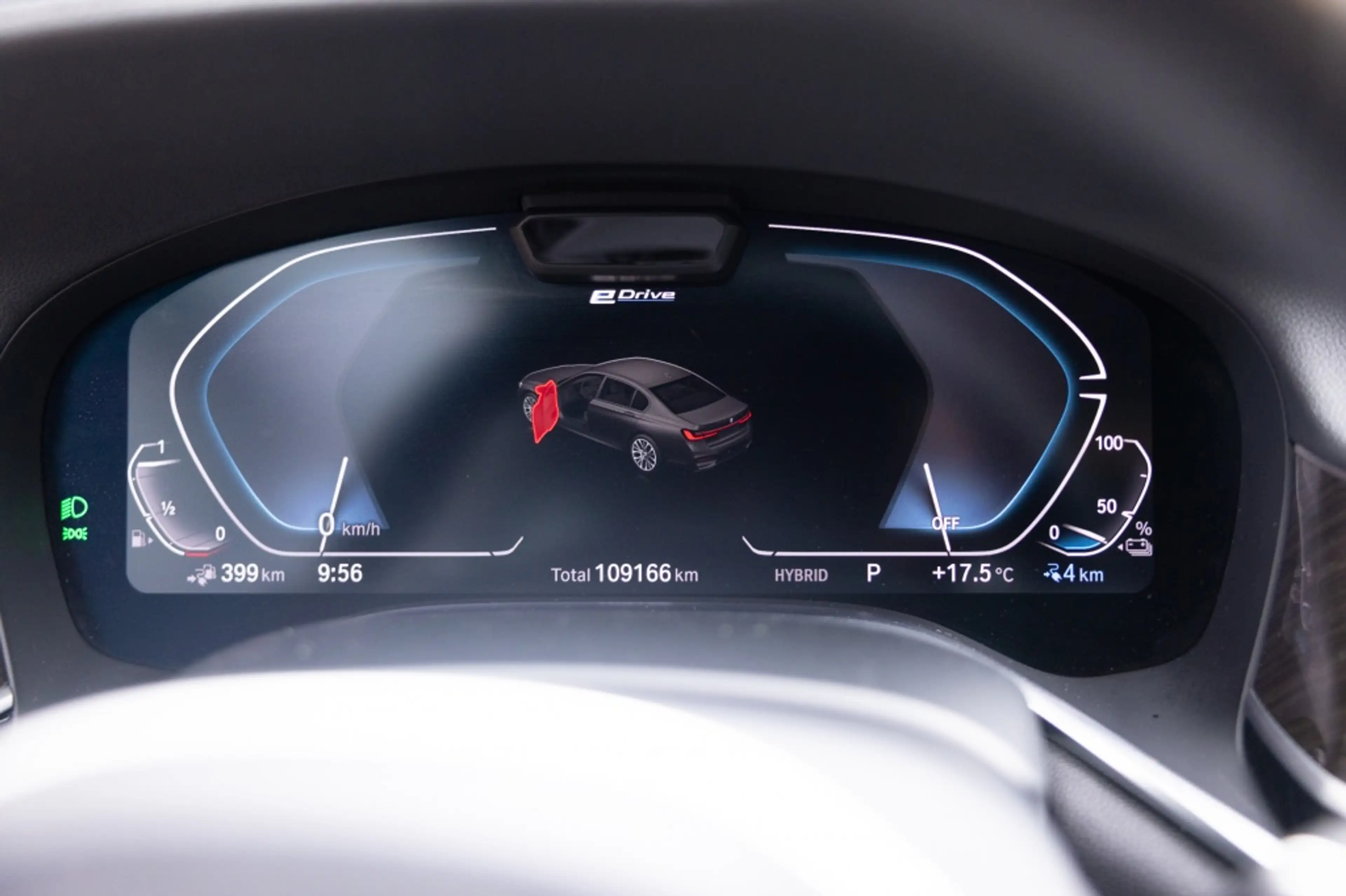 BMW 745 7 e iPerformance — photo 22