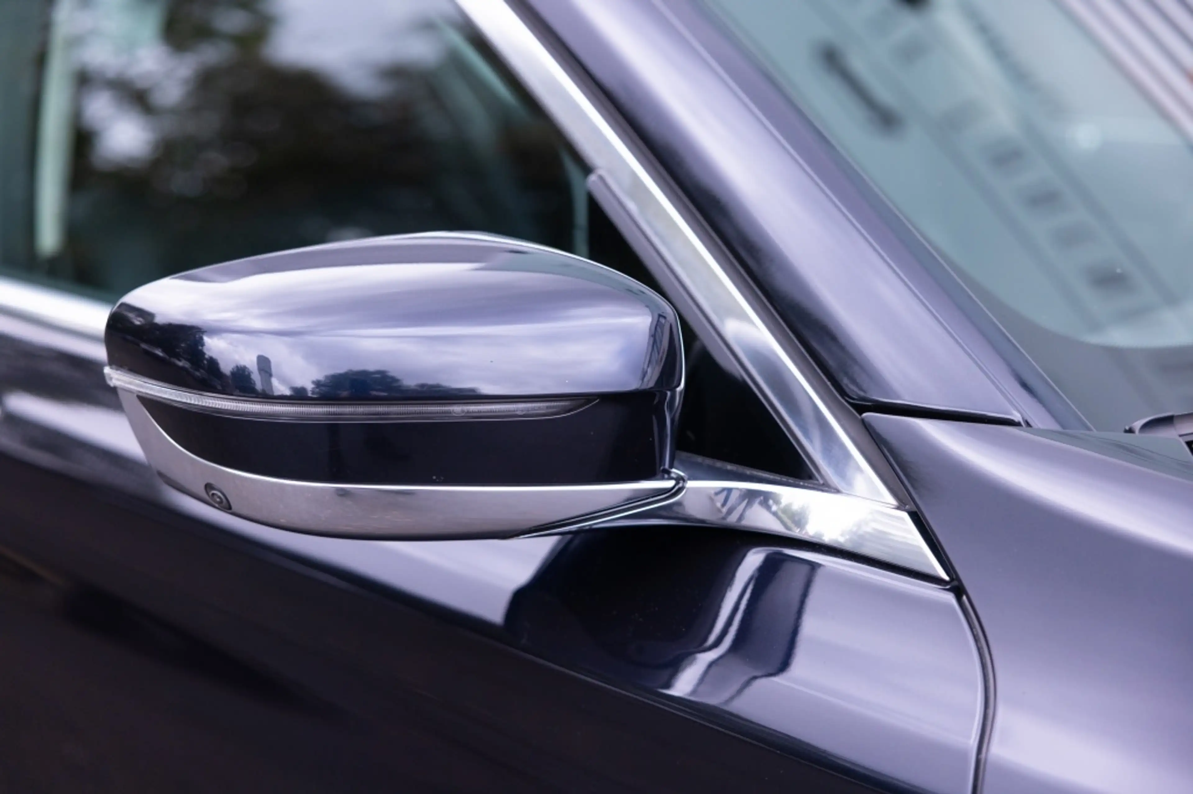 BMW 745 7 e iPerformance — photo 12