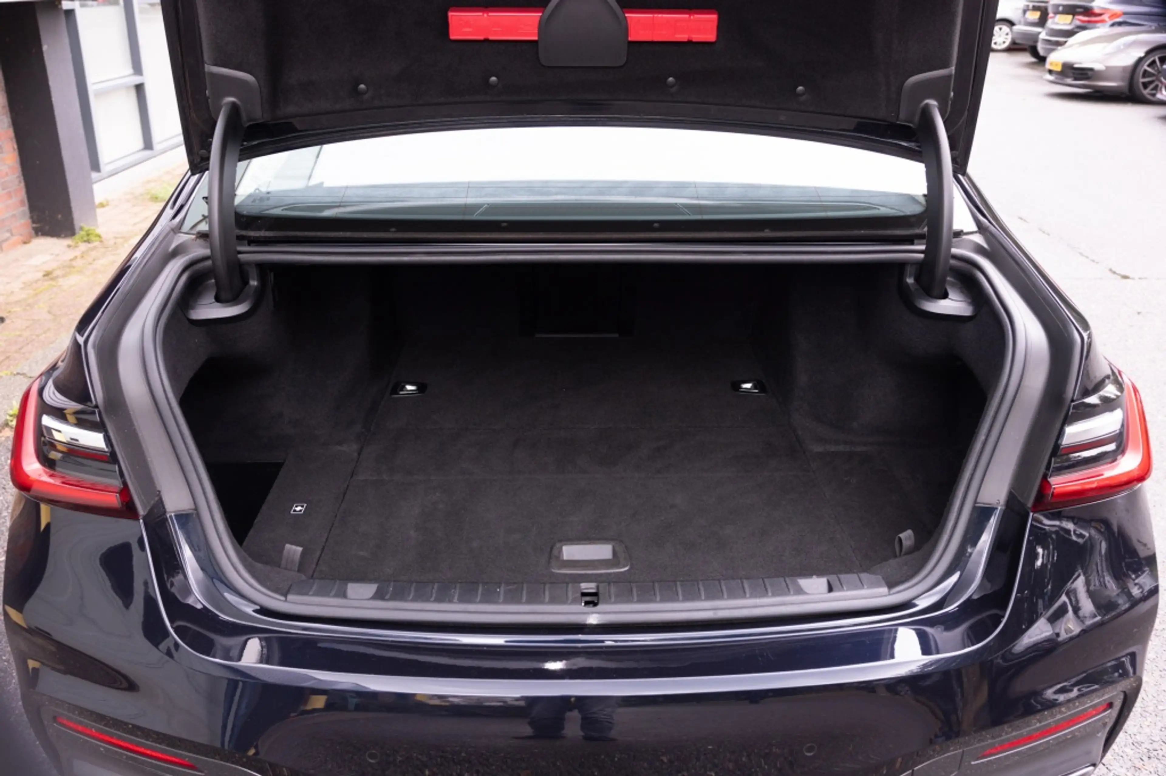 BMW 745 7 e iPerformance — photo 5