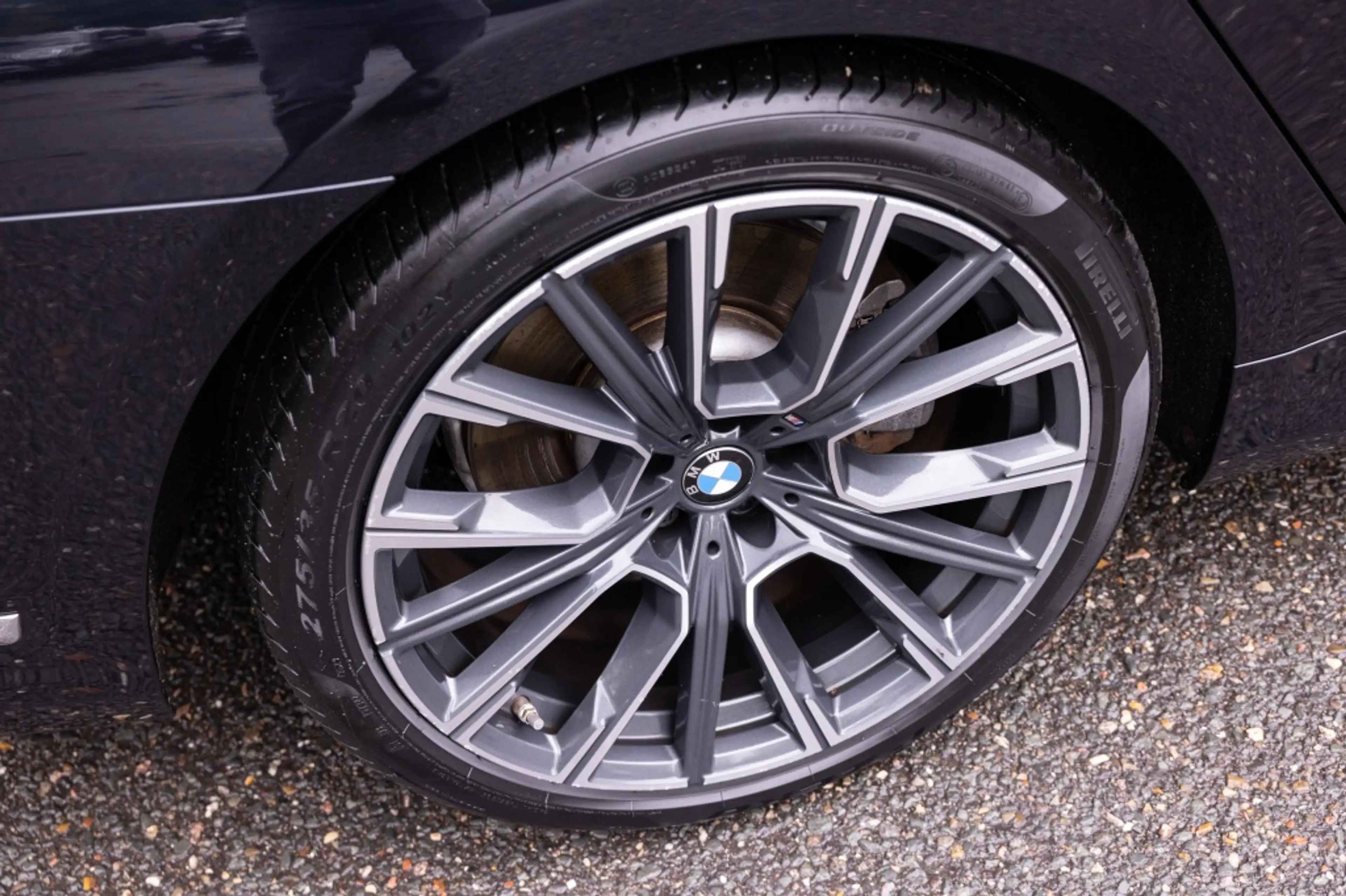 BMW 745 7 e iPerformance — photo 9